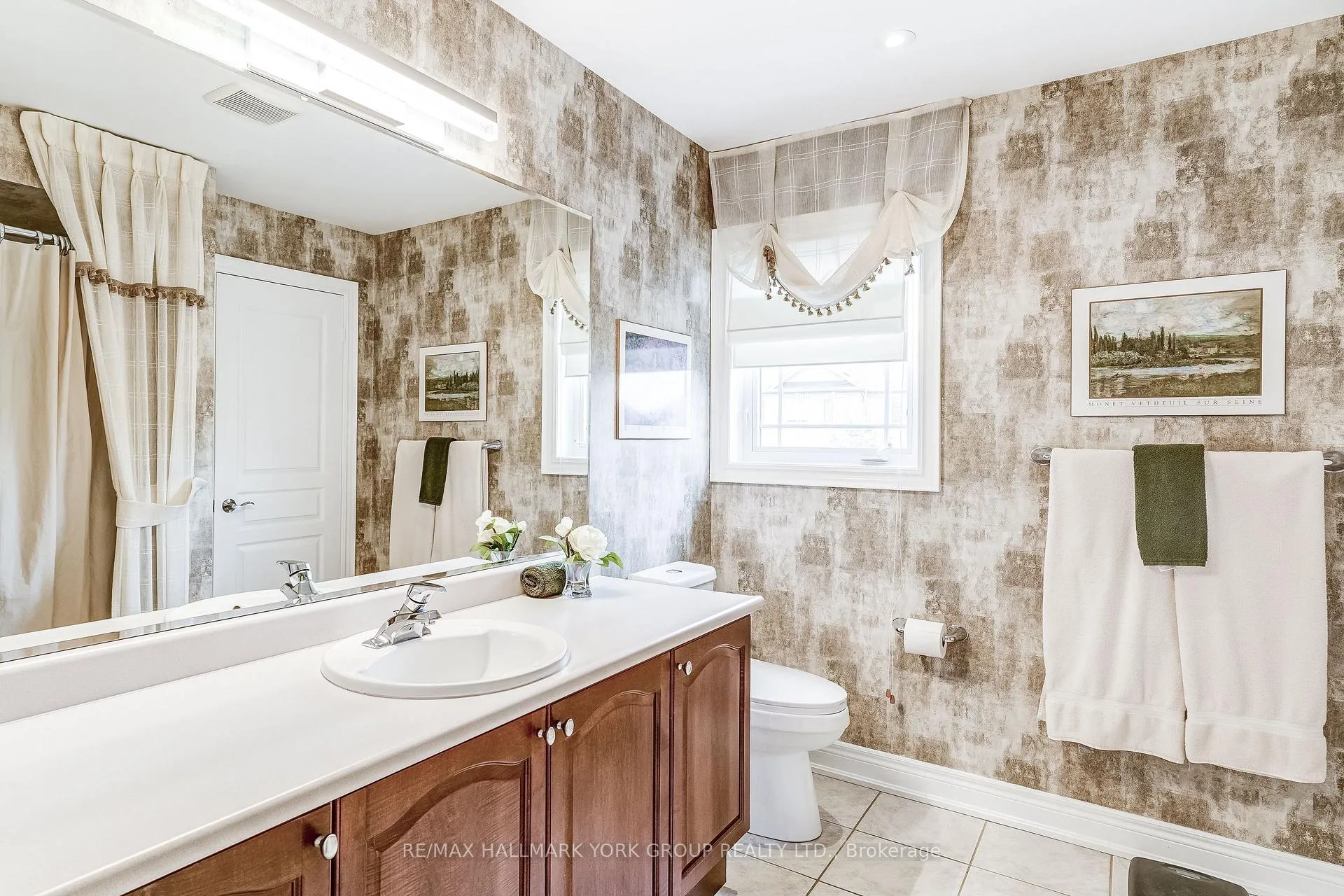 Photo 25 of 17 Duncton Wood Crescent, Aurora, Hills of St Andrew — HOMEH