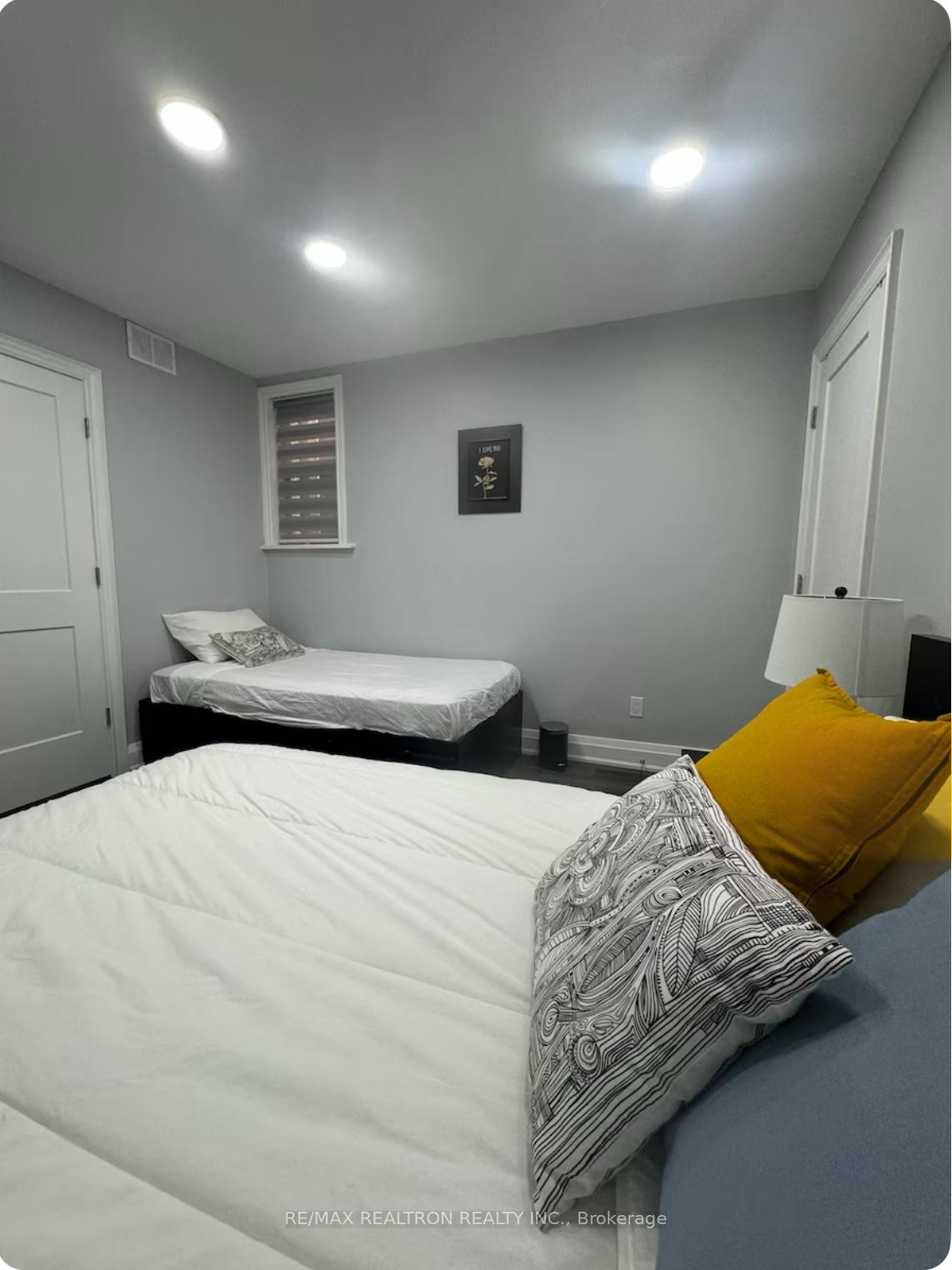 Photo 10 of Unit Main, 326 Bathurst Street, Toronto, Trinity-Bellwoods — HOMEH