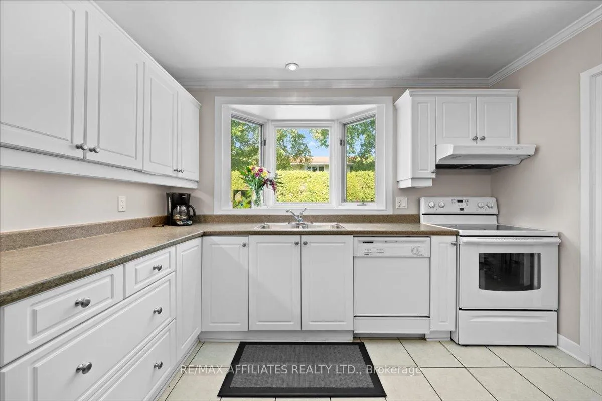 Photo 86 of 49 Silver Aspen Crescent, Ottawa, Blackburn Hamlet — HOMEH
