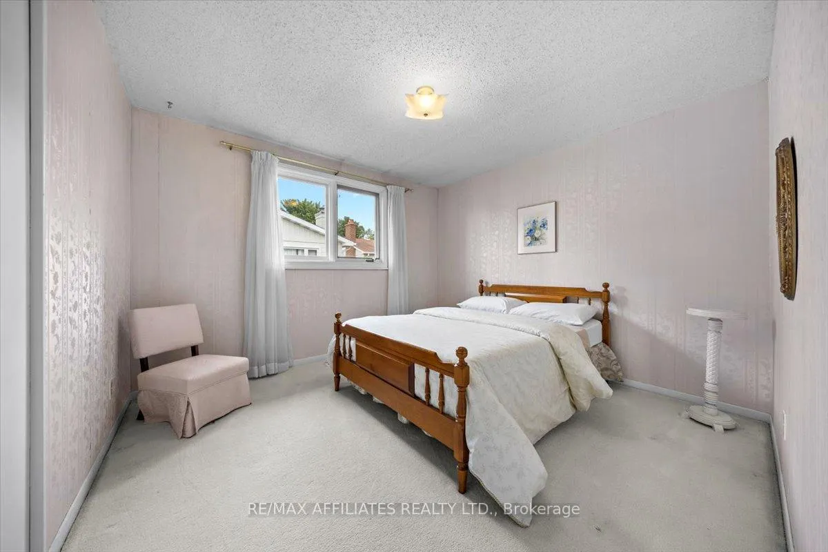 Photo 193 of 49 Silver Aspen Crescent, Ottawa, Blackburn Hamlet — HOMEH