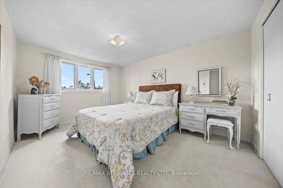 Photo 213 of 49 Silver Aspen Crescent, Ottawa, Blackburn Hamlet — HOMEH