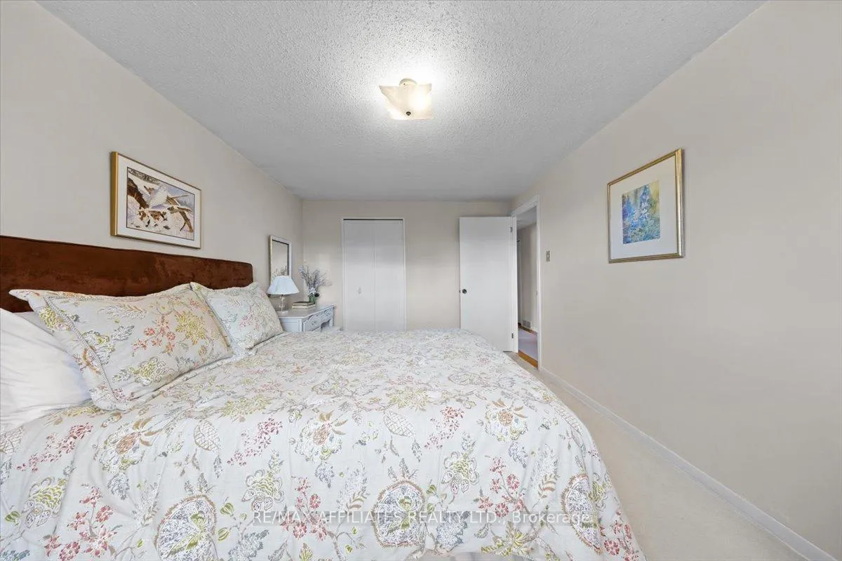 Photo 219 of 49 Silver Aspen Crescent, Ottawa, Blackburn Hamlet — HOMEH