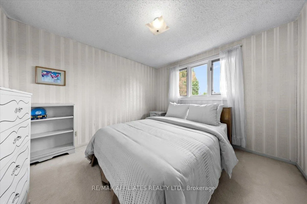 Photo 221 of 49 Silver Aspen Crescent, Ottawa, Blackburn Hamlet — HOMEH