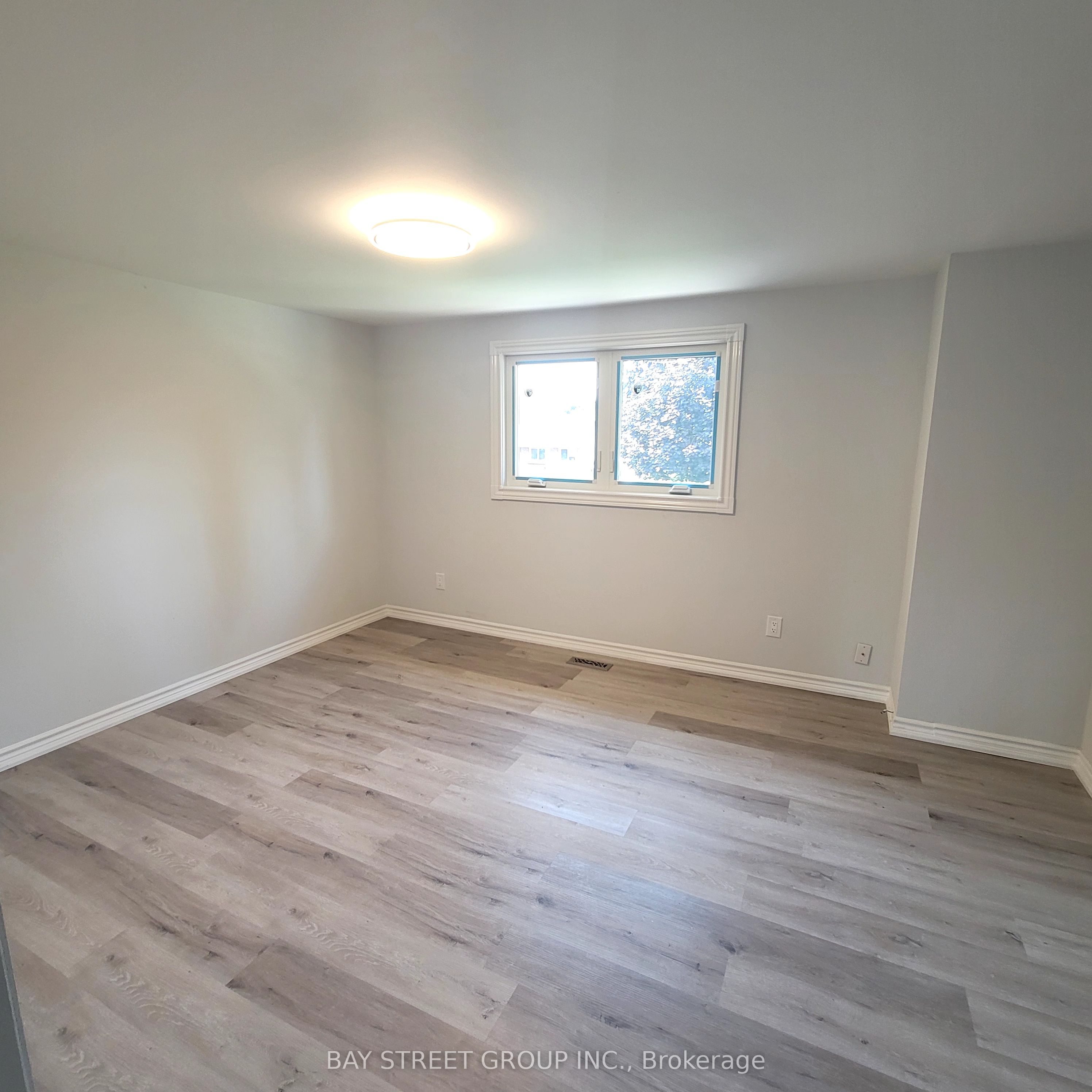 Photo 24 of 296 Viewmount Street, Oshawa, Donevan — HOMEH