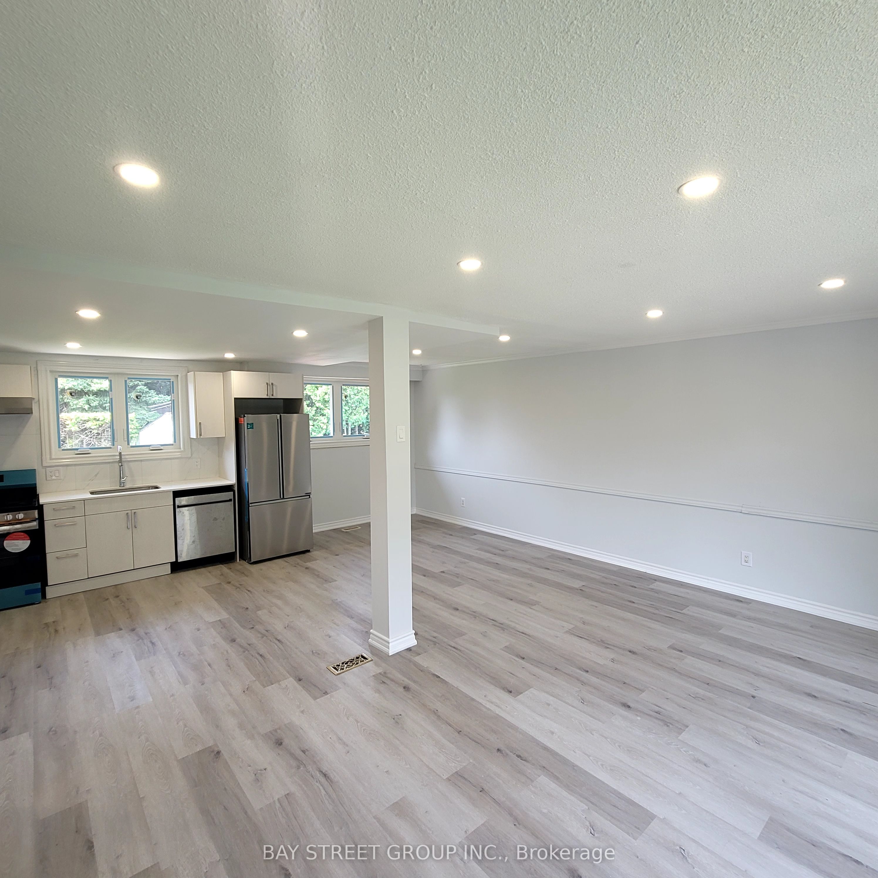 Photo 22 of 296 Viewmount Street, Oshawa, Donevan — HOMEH