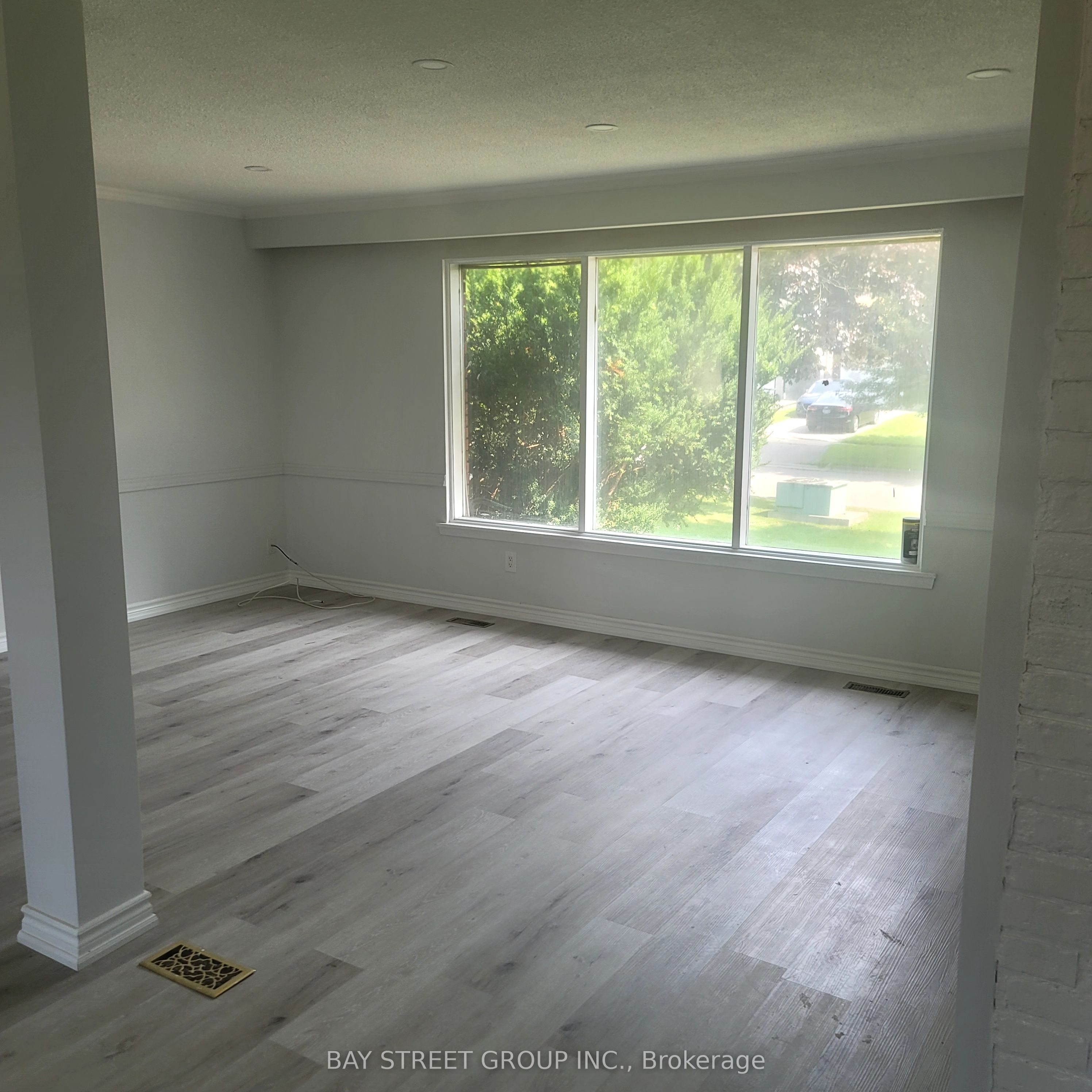 Photo 36 of 296 Viewmount Street, Oshawa, Donevan — HOMEH