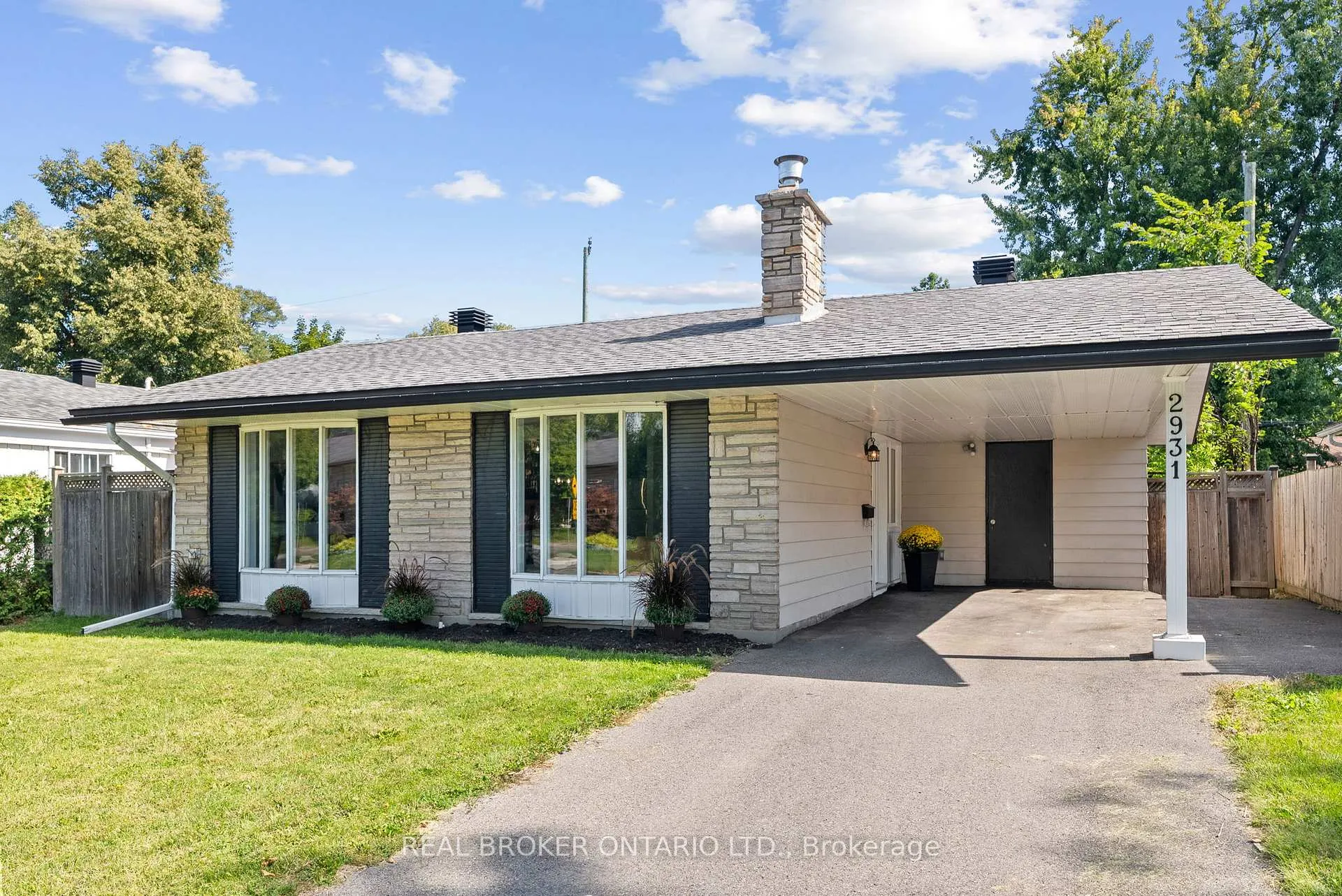 Photo 4 of 2931 Southmore Drive E, Ottawa, Riverside Park South — HOMEH