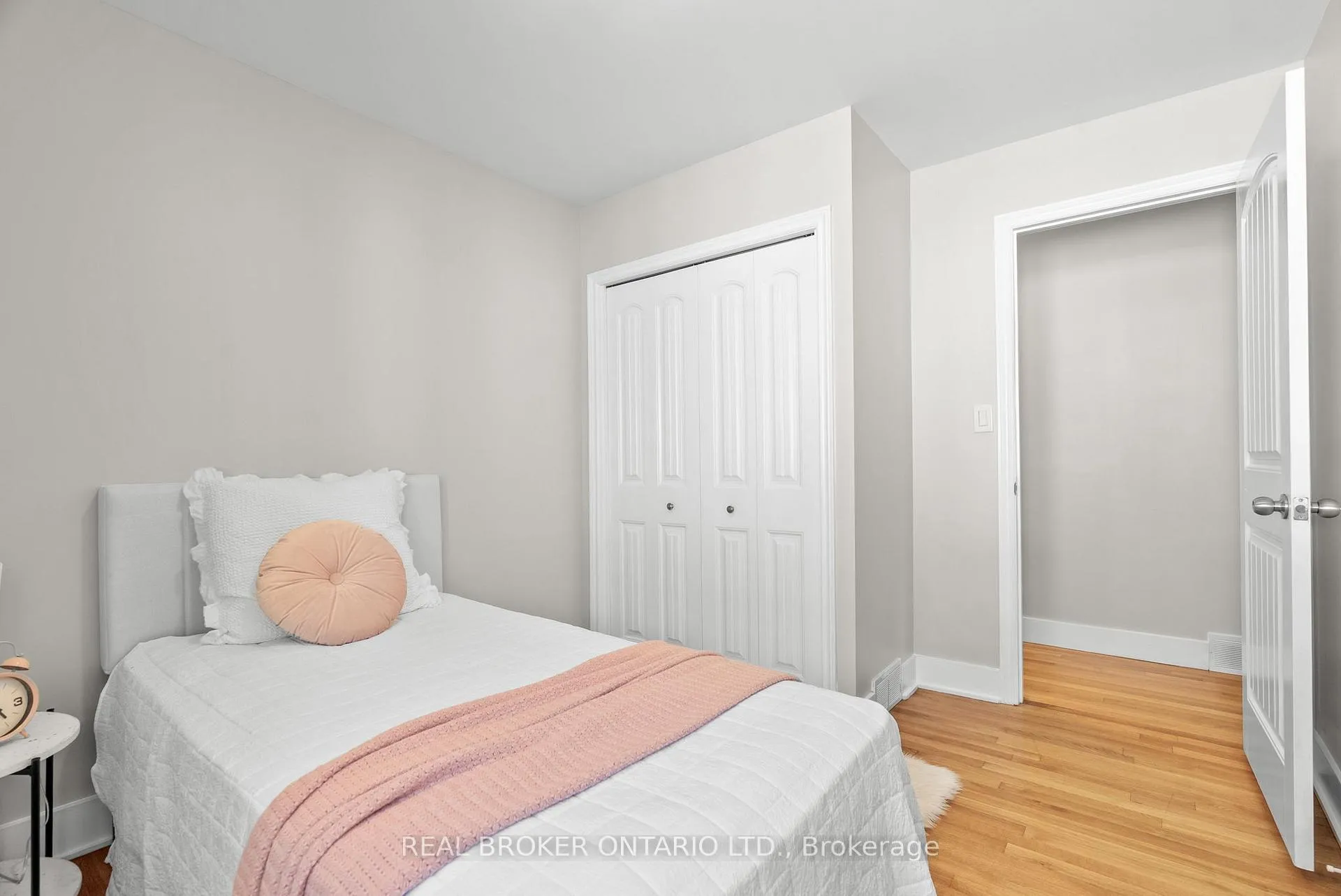 Photo 108 of 2931 Southmore Drive E, Ottawa, Riverside Park South — HOMEH