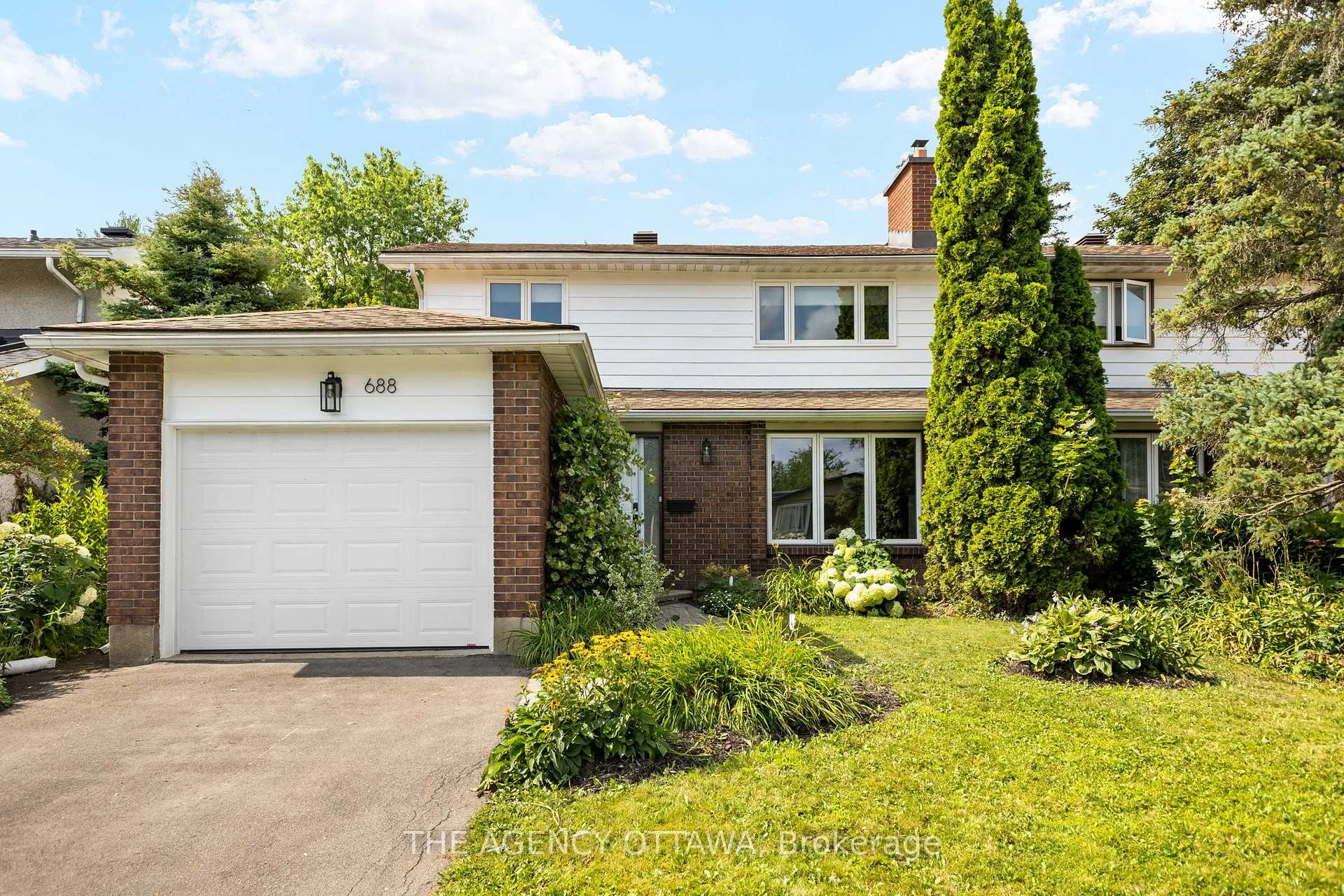 Photo 9 of 688 Laverendrye Drive, Ottawa, Beacon Hill North — HOMEH