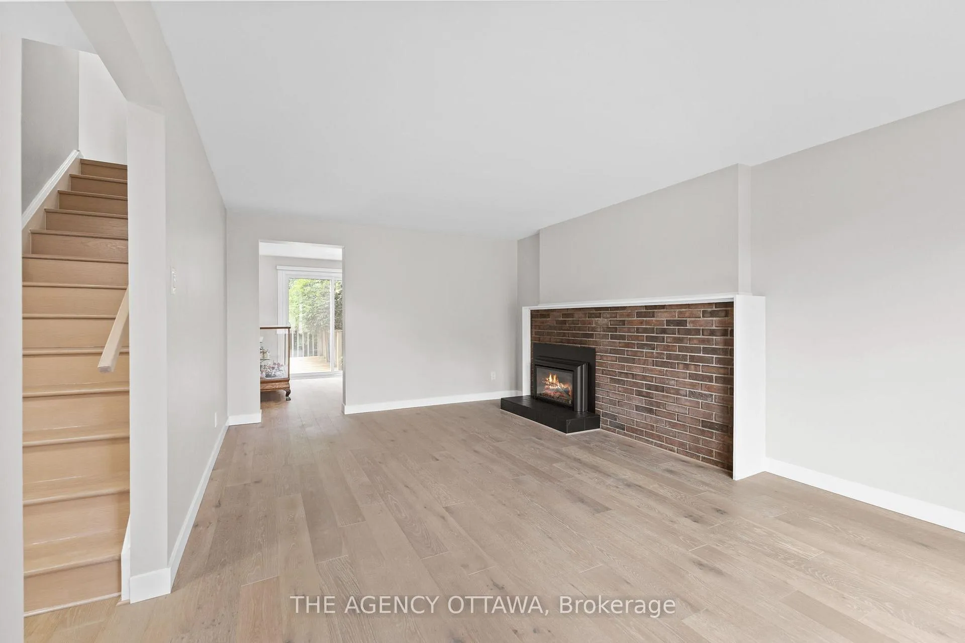 Photo 116 of 688 Laverendrye Drive, Ottawa, Beacon Hill North — HOMEH
