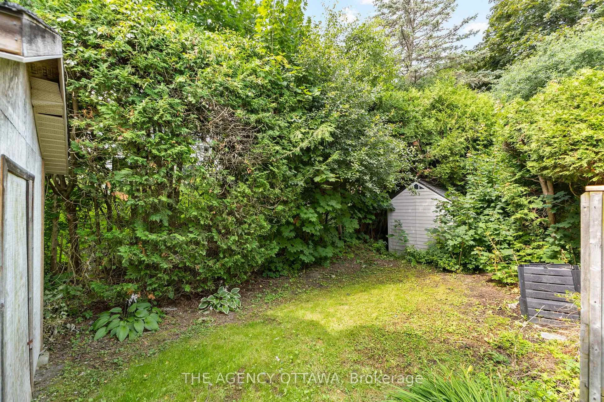 Photo 207 of 688 Laverendrye Drive, Ottawa, Beacon Hill North — HOMEH