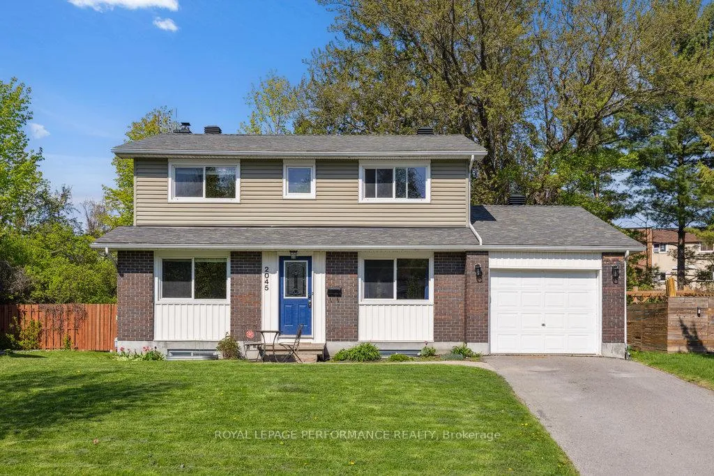 Front of 2045 Deerhurst Court