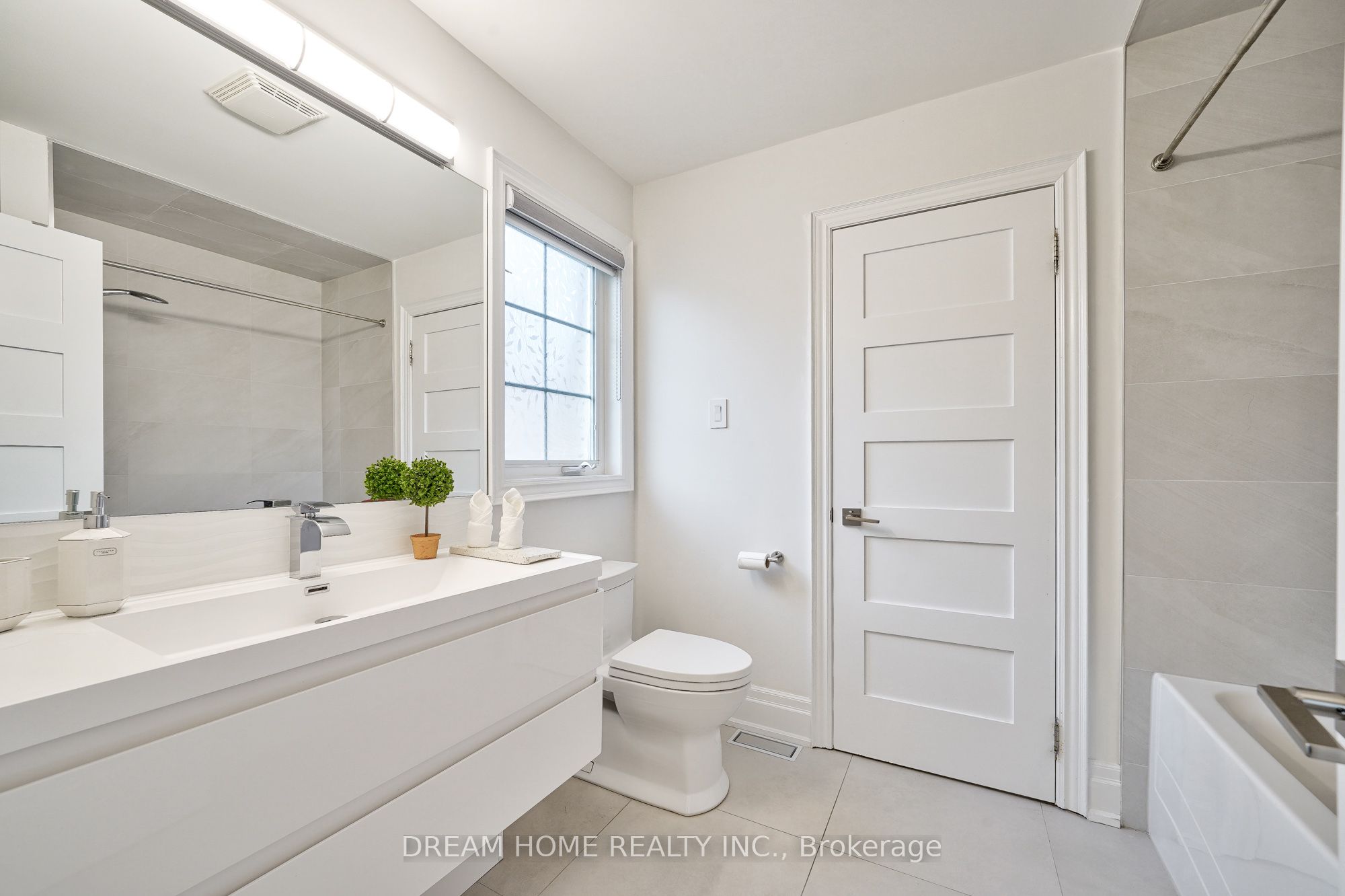 Photo 60 of 95 Rivermill Crescent, Vaughan, Patterson — HOMEH