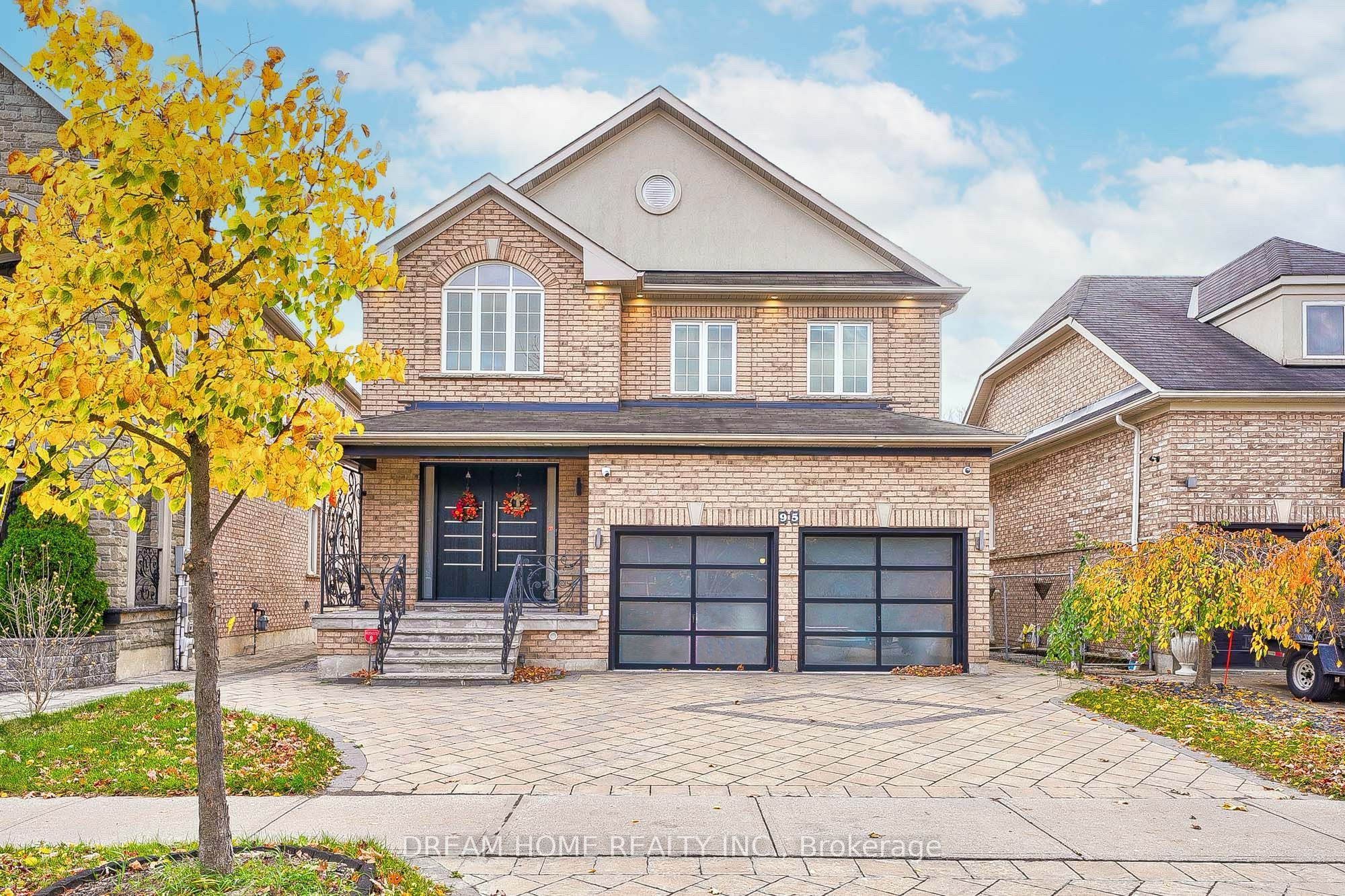 Photo 2 of 95 Rivermill Crescent, Vaughan, Patterson — HOMEH
