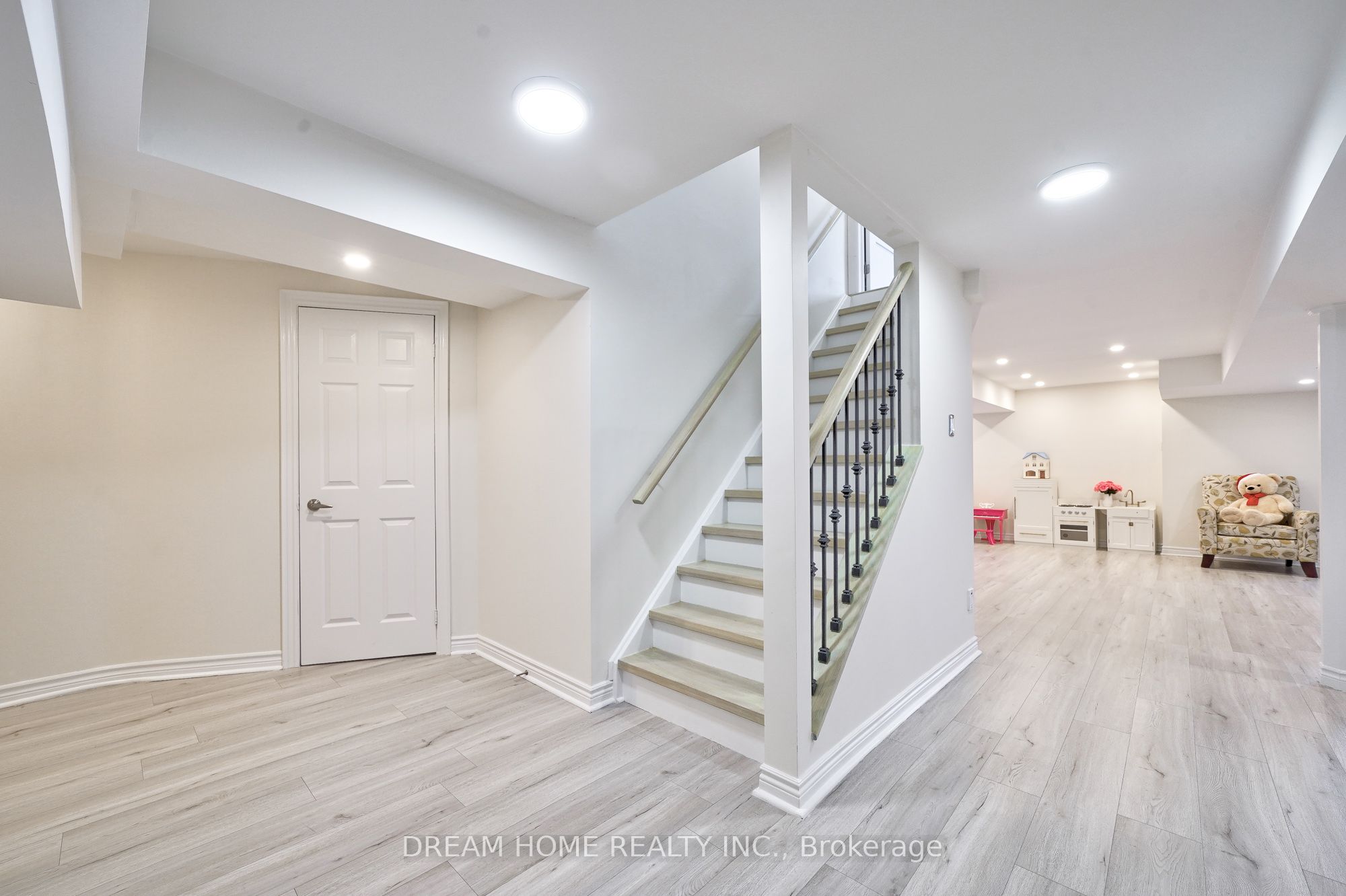 Photo 66 of 95 Rivermill Crescent, Vaughan, Patterson — HOMEH