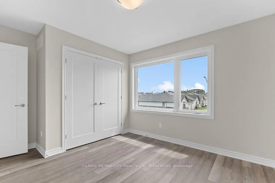 Photo 626 of 129 Seabert Drive, Arnprior — HOMEH
