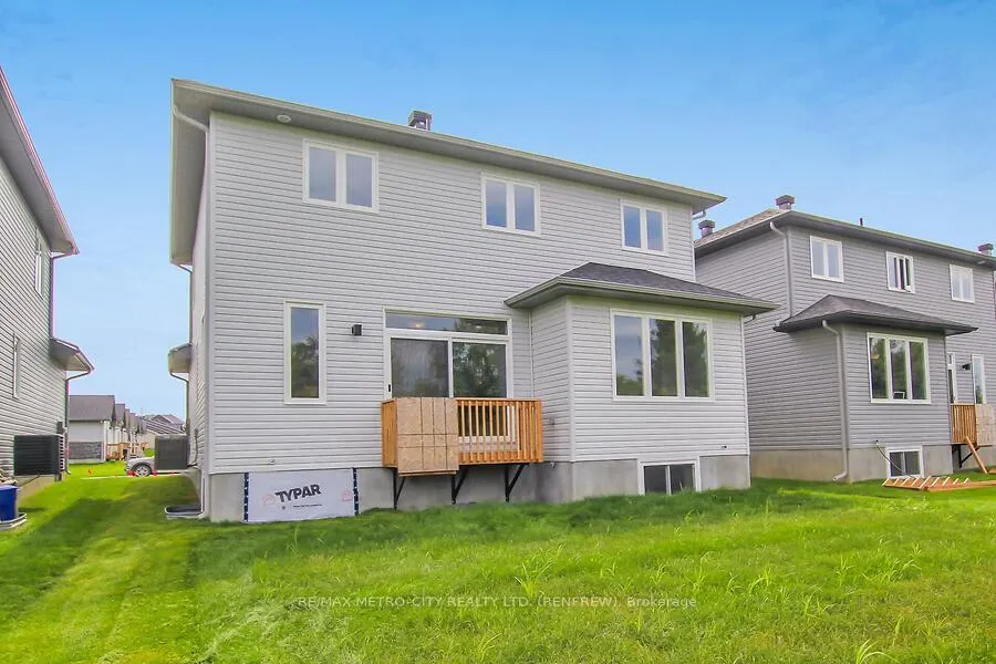 Photo 760 of 129 Seabert Drive, Arnprior — HOMEH