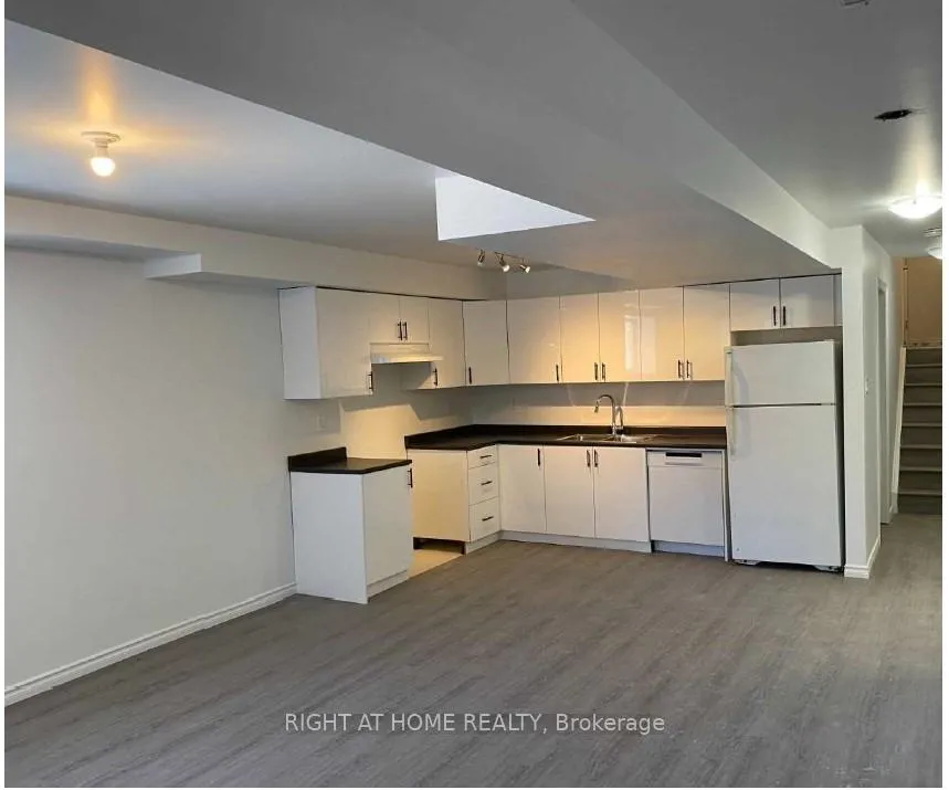 Photo 4 of 168 Hanmer Street E, Barrie, East Bayfield — HOMEH