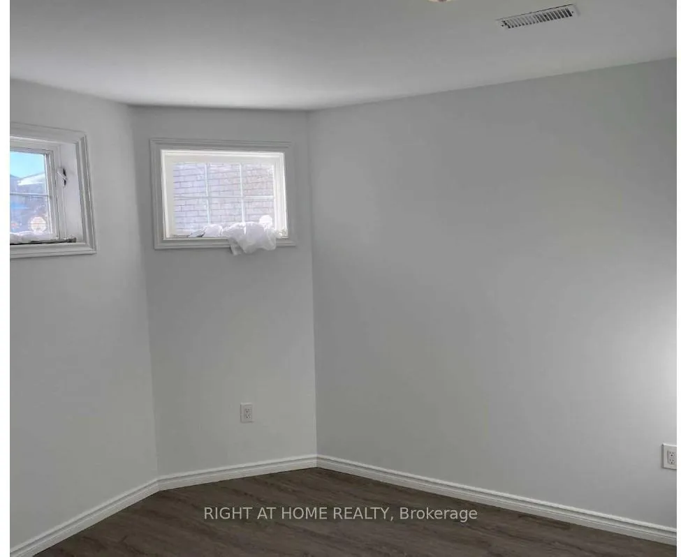 Photo 15 of 168 Hanmer Street E, Barrie, East Bayfield — HOMEH