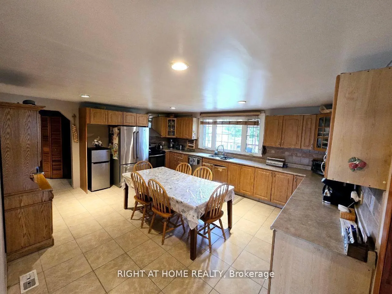 Photo 45 of 1196 Rainbow Street, Ottawa, Canotek Industrial Park — HOMEH