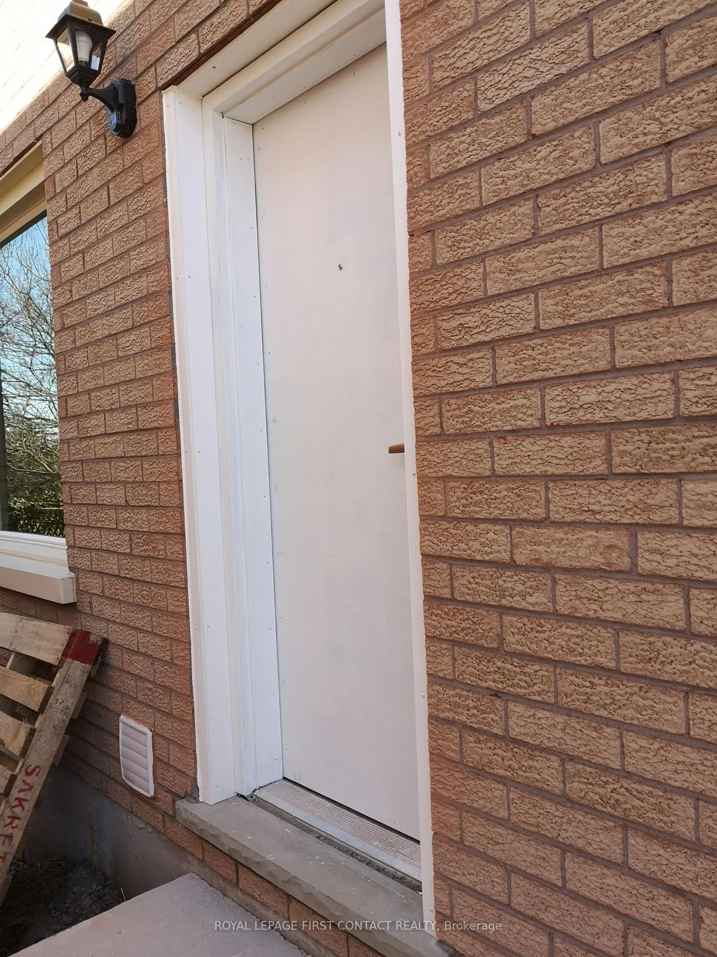 Photo 3 of Unit BASEMENT, 30 Burke Drive, Barrie, West Bayfield — HOMEH