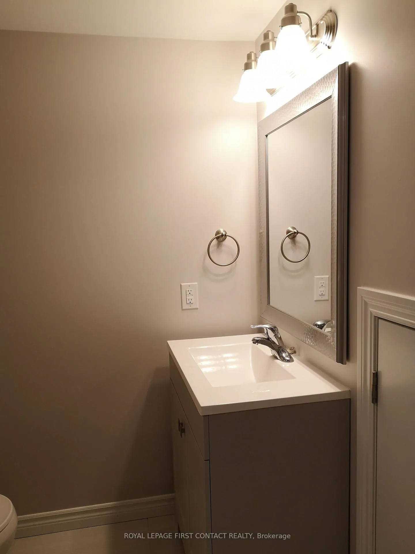 Photo 11 of Unit BASEMENT, 30 Burke Drive, Barrie, West Bayfield — HOMEH