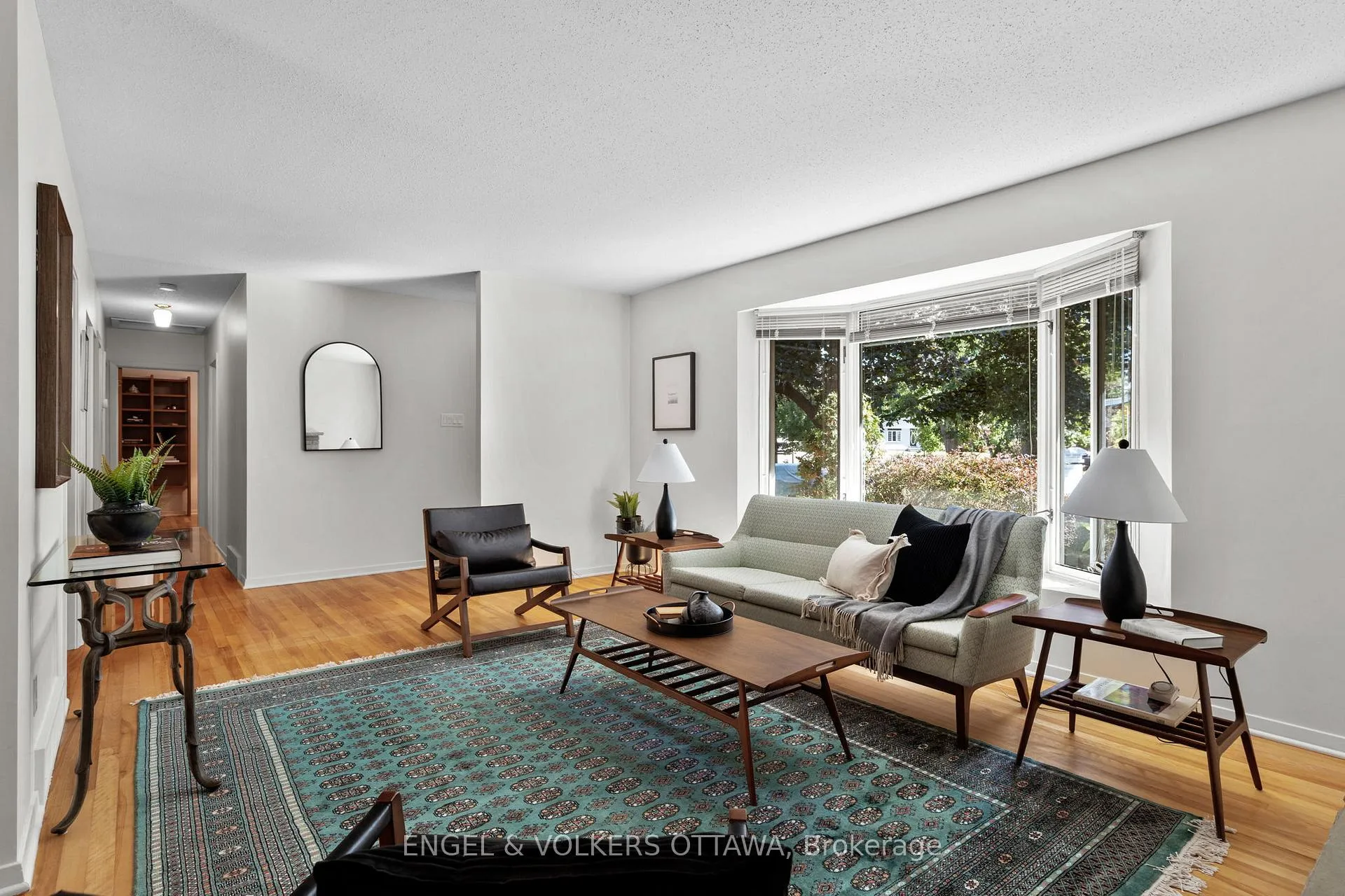 Photo 19 of 609 Blanchard Crescent, Ottawa, Mooneys Bay/Revelstoke — HOMEH