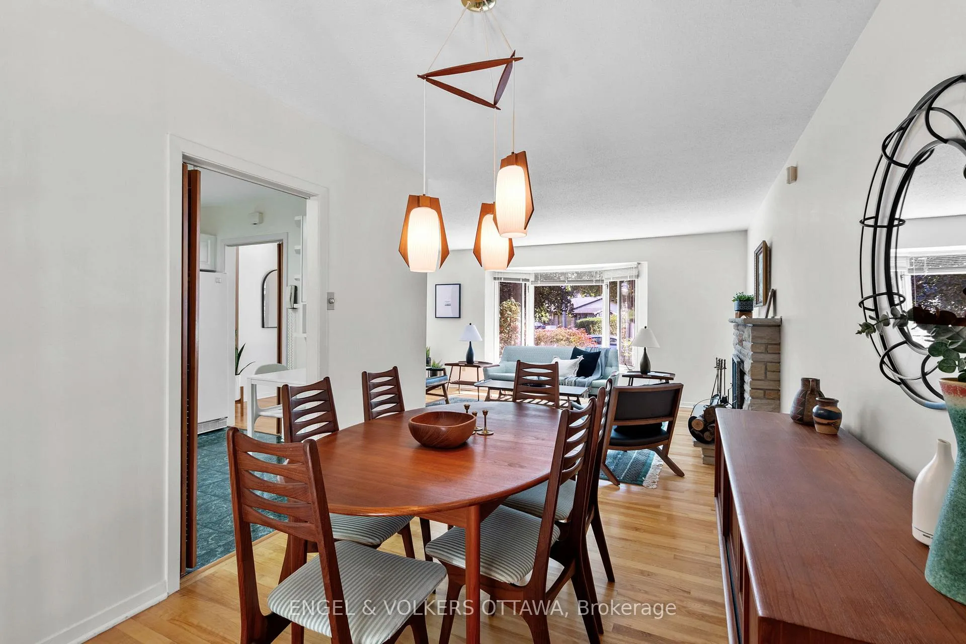 Photo 32 of 609 Blanchard Crescent, Ottawa, Mooneys Bay/Revelstoke — HOMEH