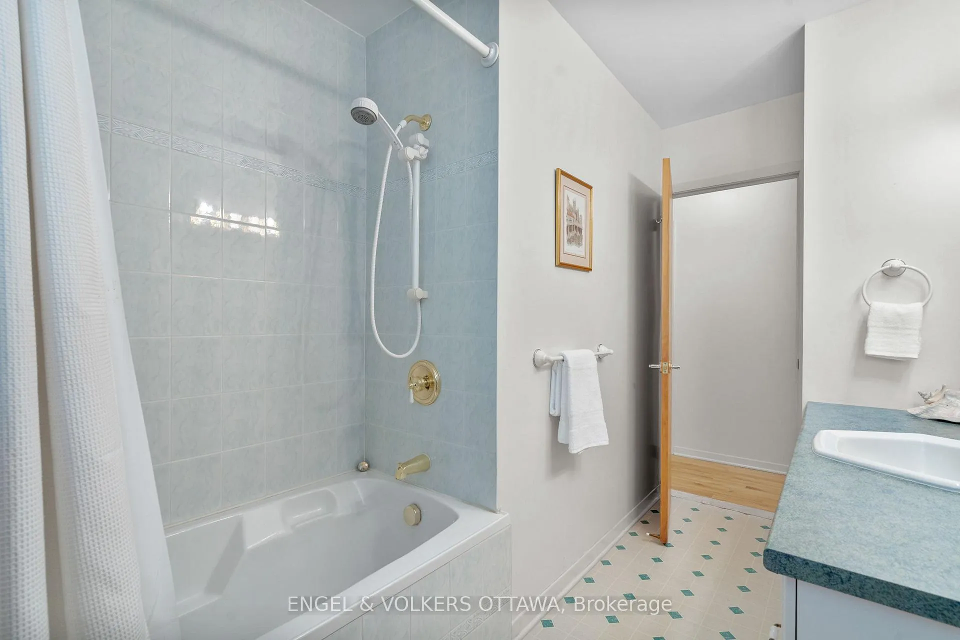 Photo 58 of 609 Blanchard Crescent, Ottawa, Mooneys Bay/Revelstoke — HOMEH