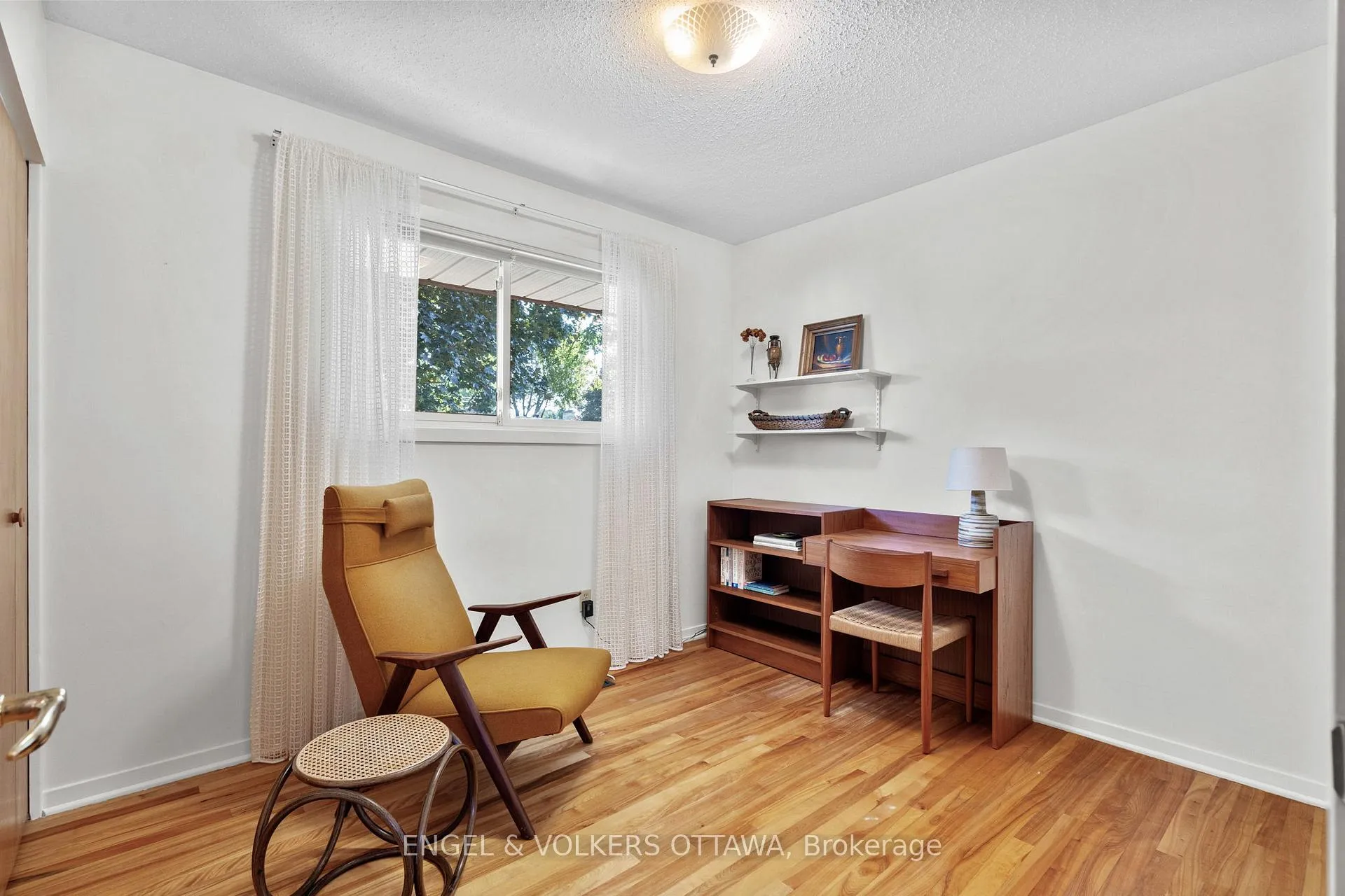 Photo 61 of 609 Blanchard Crescent, Ottawa, Mooneys Bay/Revelstoke — HOMEH