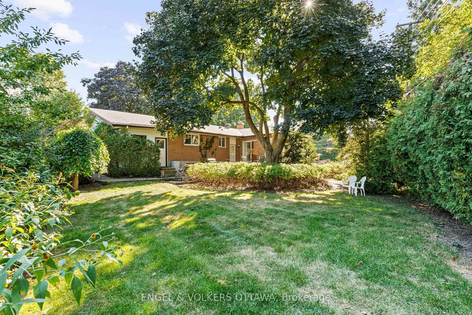 Photo 107 of 609 Blanchard Crescent, Ottawa, Mooneys Bay/Revelstoke — HOMEH