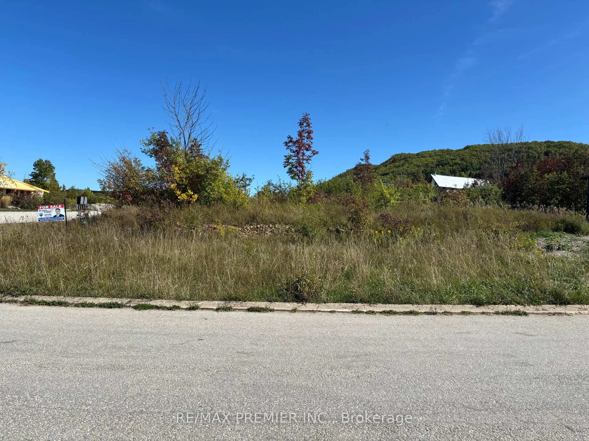 Photo 4 of 102 Maryward Crescent, Blue Mountains — HOMEH