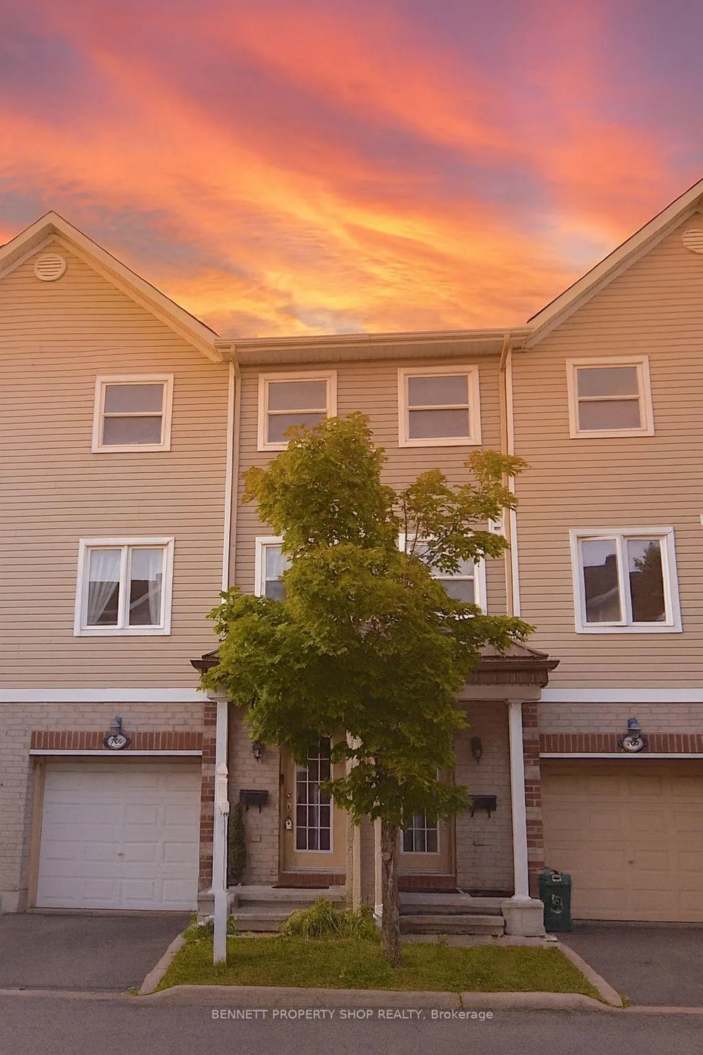 Photo 4 of 706 Sanibel Private, Ottawa, Westcliffe Estates — HOMEH