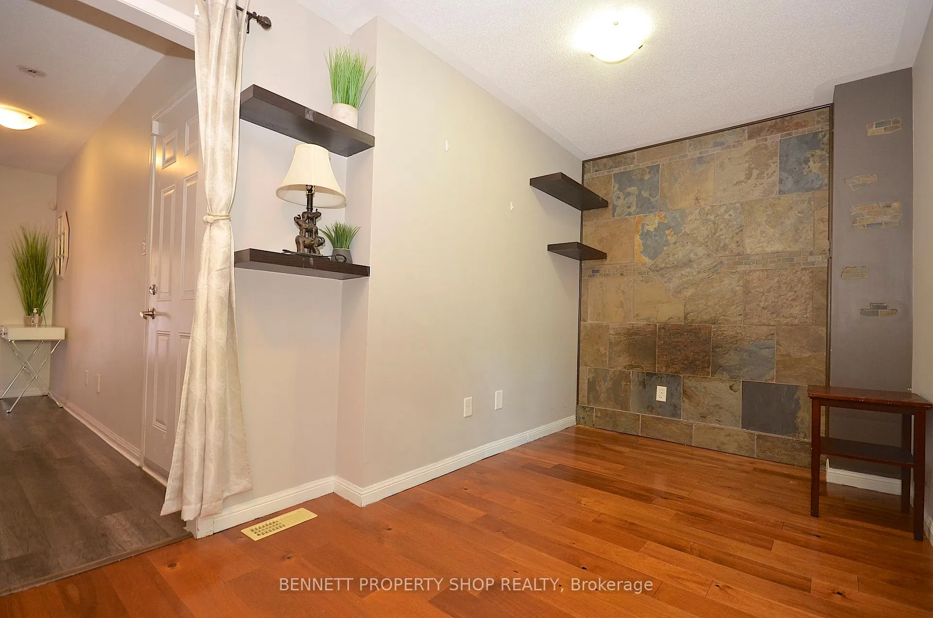 Photo 19 of 706 Sanibel Private, Ottawa, Westcliffe Estates — HOMEH