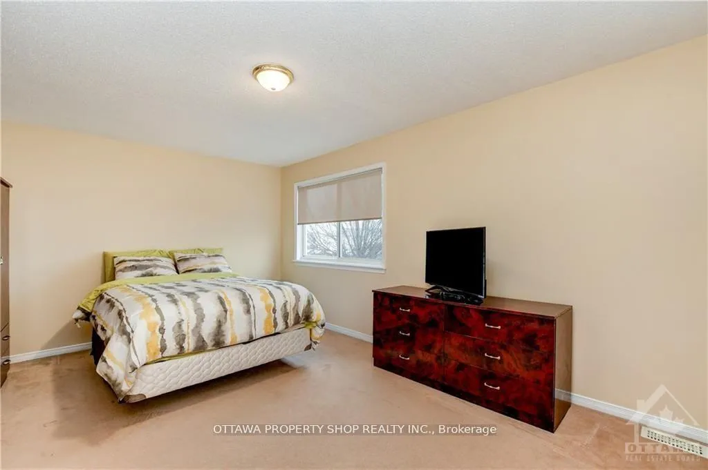 Photo 11 of 41 Palmadeo Drive, Ottawa, Barrhaven - Longfields — HOMEH