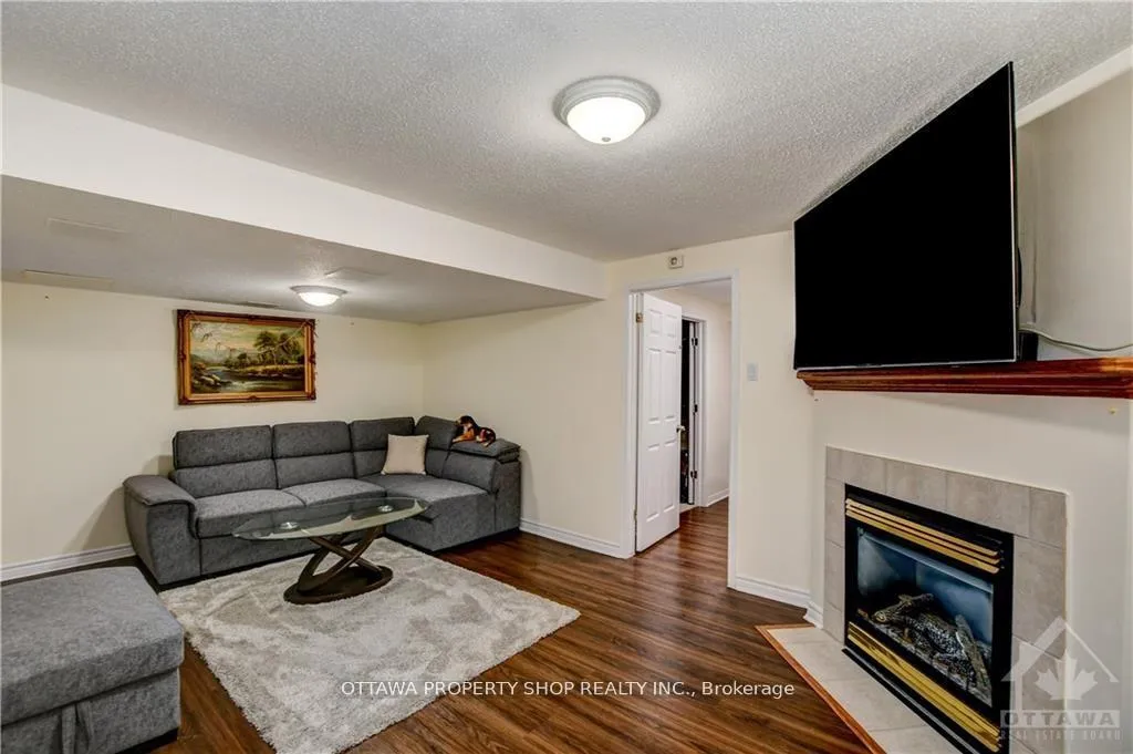 Photo 17 of 41 Palmadeo Drive, Ottawa, Barrhaven - Longfields — HOMEH
