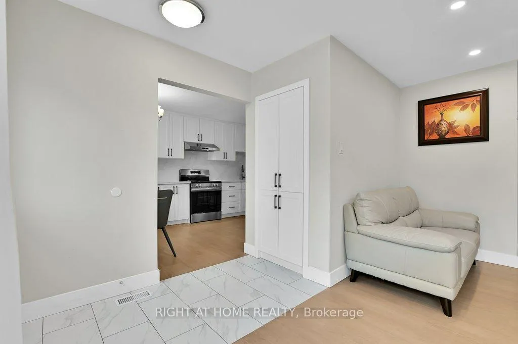Photo 23 of 2230 Bickerton Avenue, Ottawa, Canotek Industrial Park — HOMEH