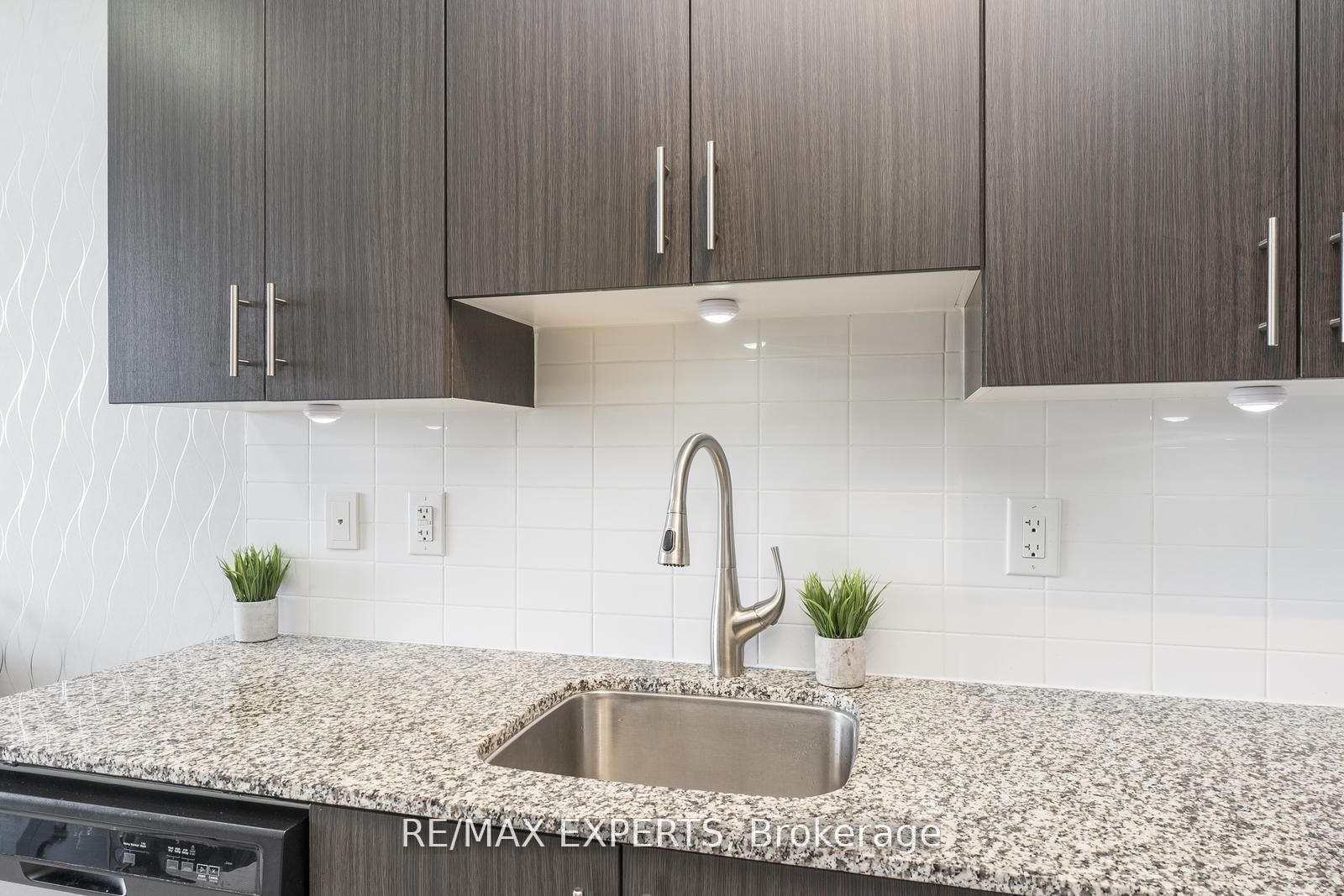 Photo 42 of Unit 1409, 3700 Highway 7 Road, Vaughan, Vaughan Corporate Centre — HOMEH