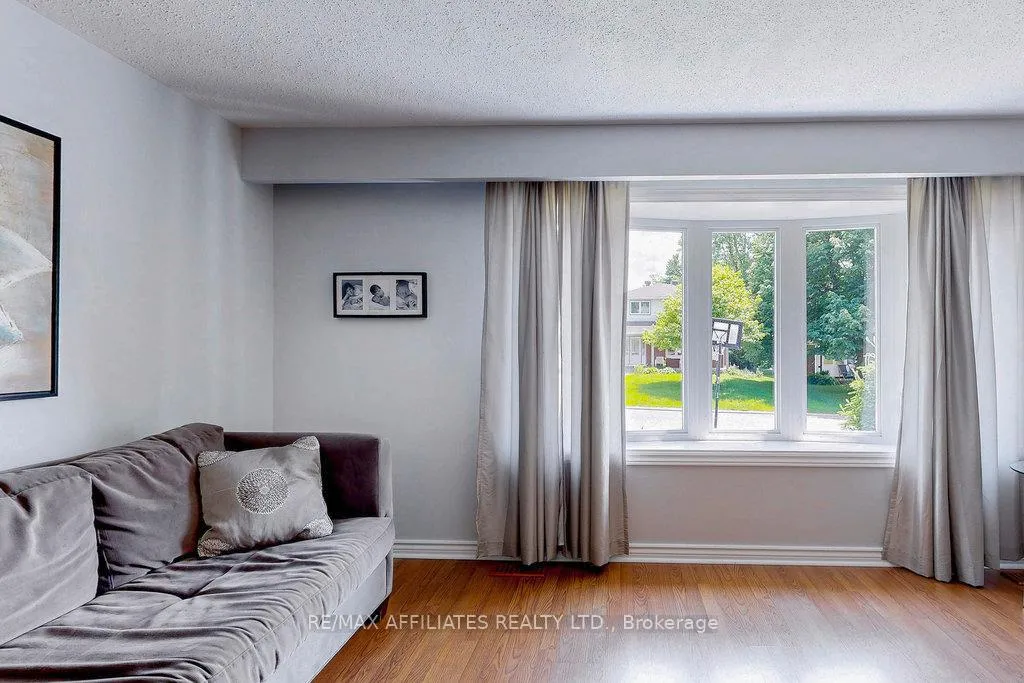 Photo 40 of 22 Red Maple Crescent, Ottawa, Blackburn Hamlet — HOMEH