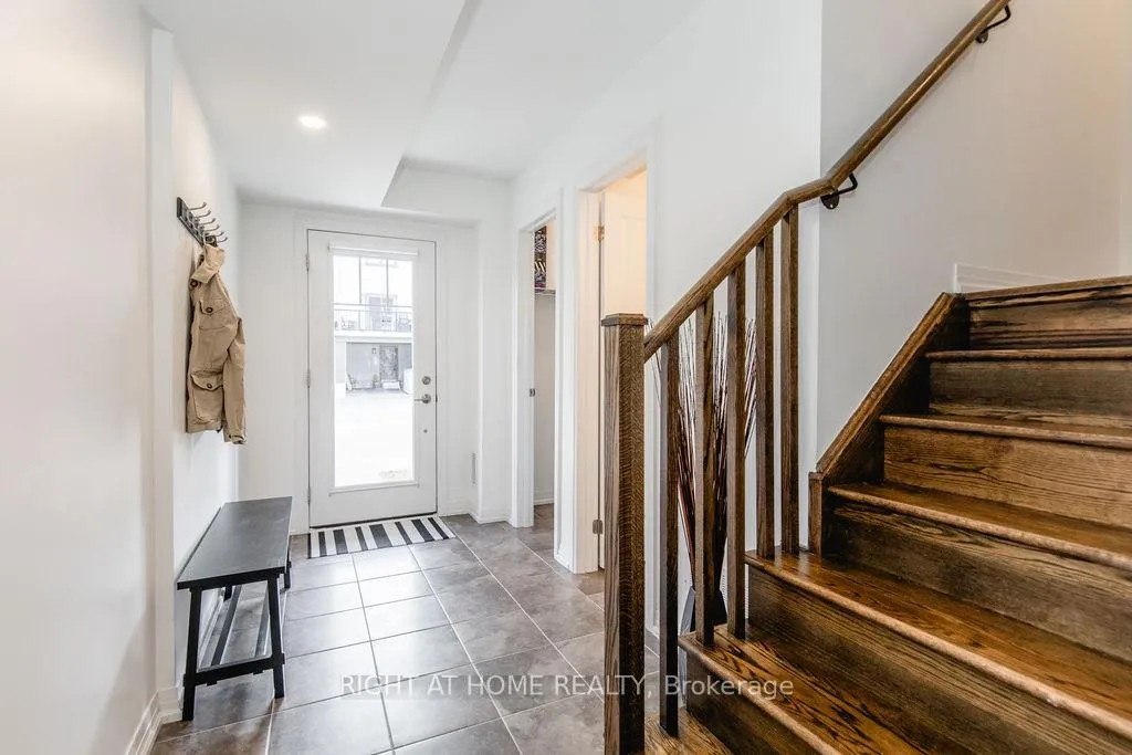 Photo 2 of 20 Andean Lane, Barrie, Rural Barrie Southwest — HOMEH