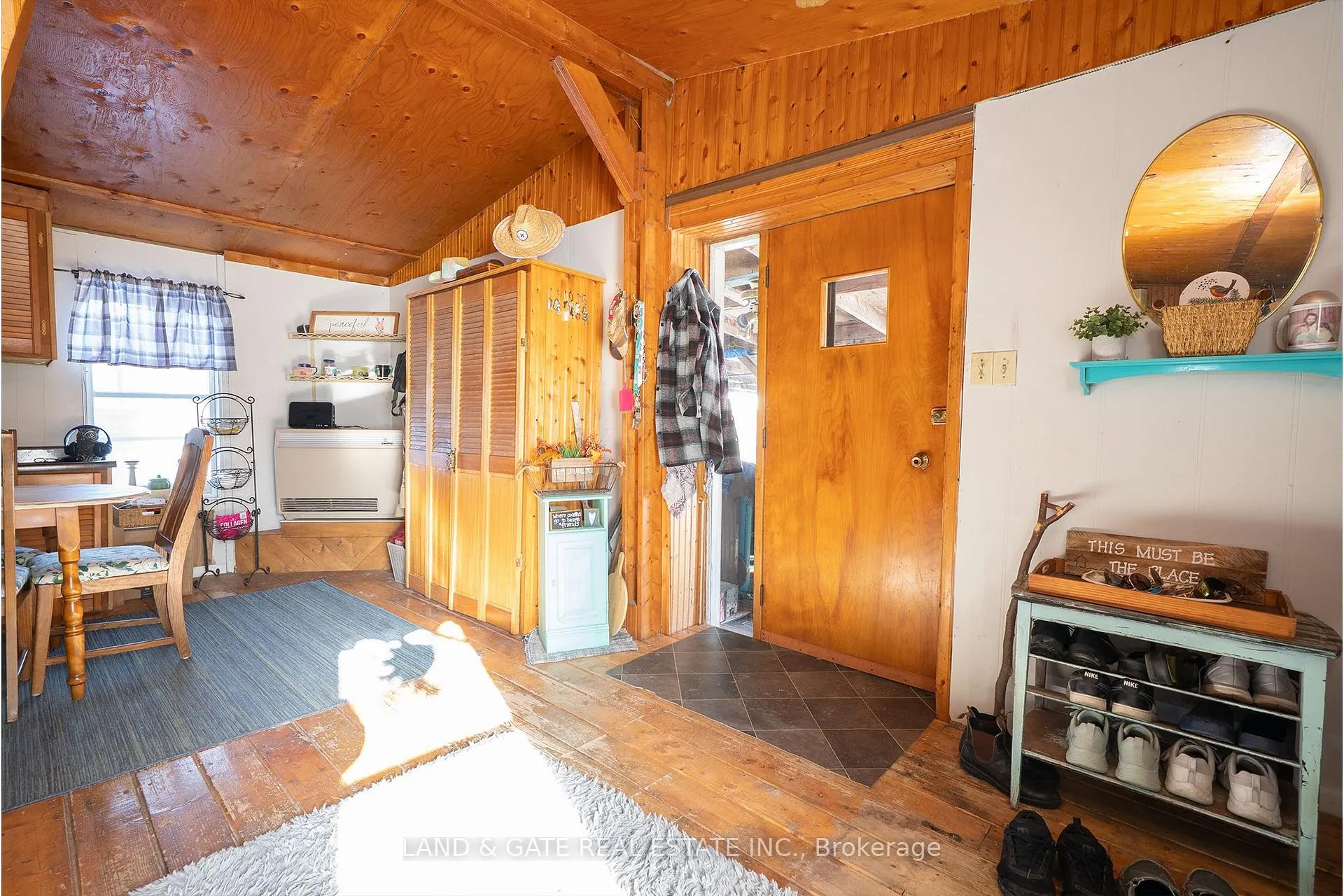Photo 3 of 40 Tice Crescent, Belleville, Belleville Ward — HOMEH