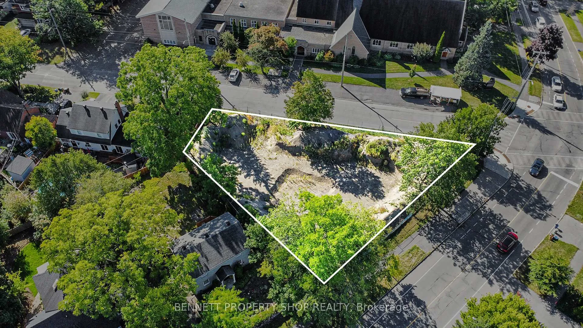 Photo 20 of 253 Cunningham Avenue, Ottawa, Alta Vista/Faircrest Heights — HOMEH