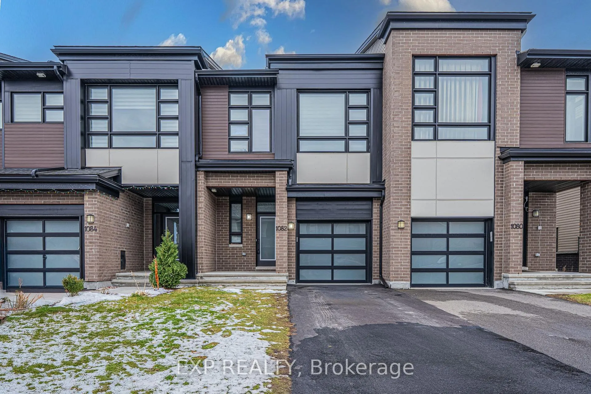Photo 1 of 1082 Lunar Glow Crescent, Ottawa, Riverside South/Gloucester Glen — HOMEH