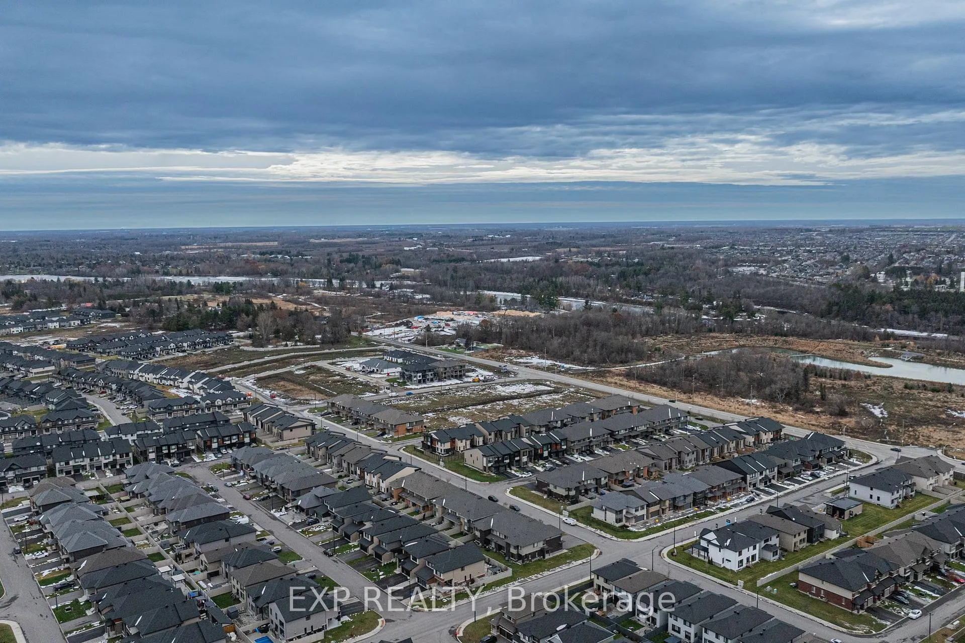 Photo 4 of 1082 Lunar Glow Crescent, Ottawa, Riverside South/Gloucester Glen — HOMEH