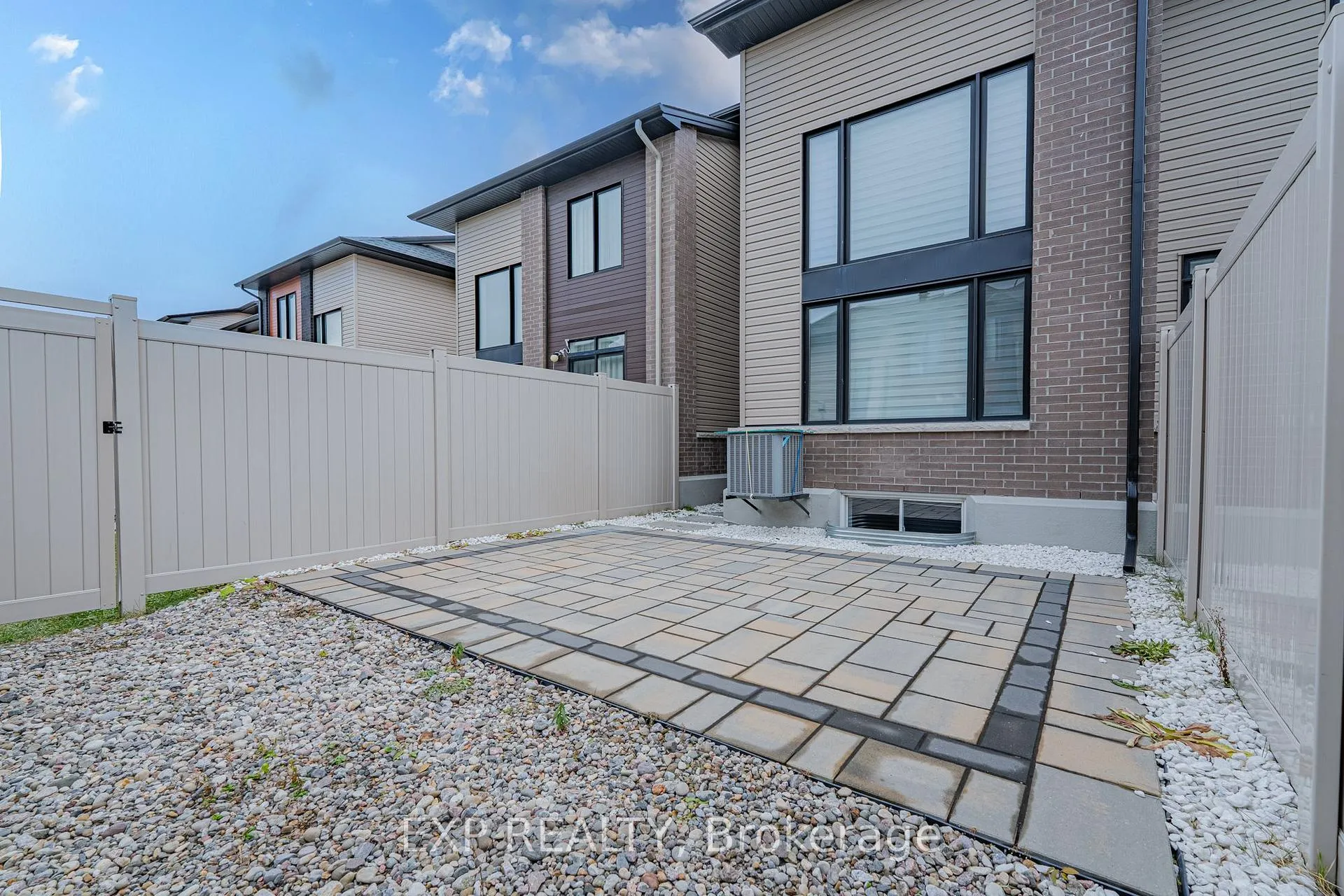Photo 49 of 1082 Lunar Glow Crescent, Ottawa, Riverside South/Gloucester Glen — HOMEH