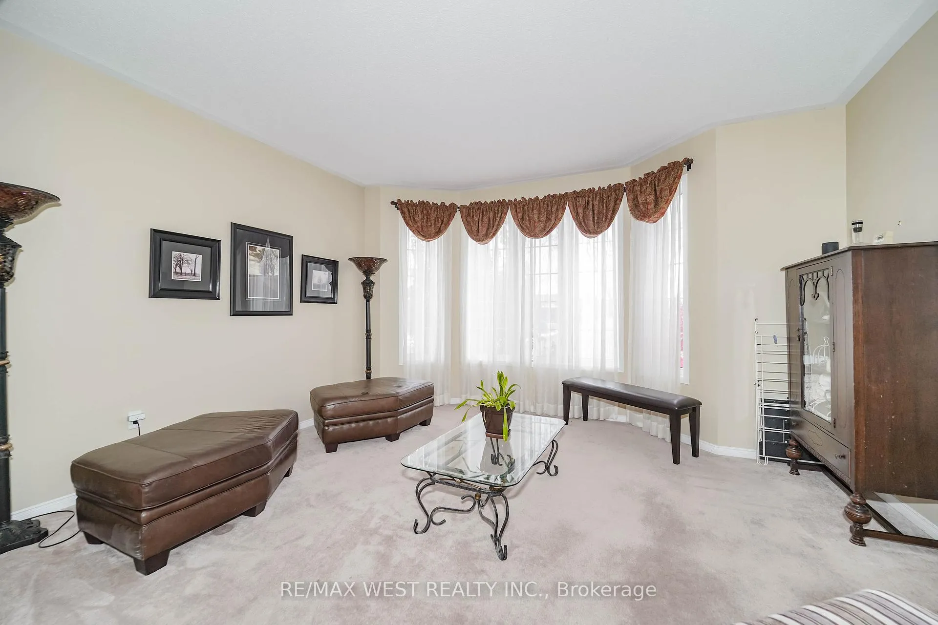 Photo 3 of 29 O'shea Crescent, Ajax, Northwest Ajax — HOMEH