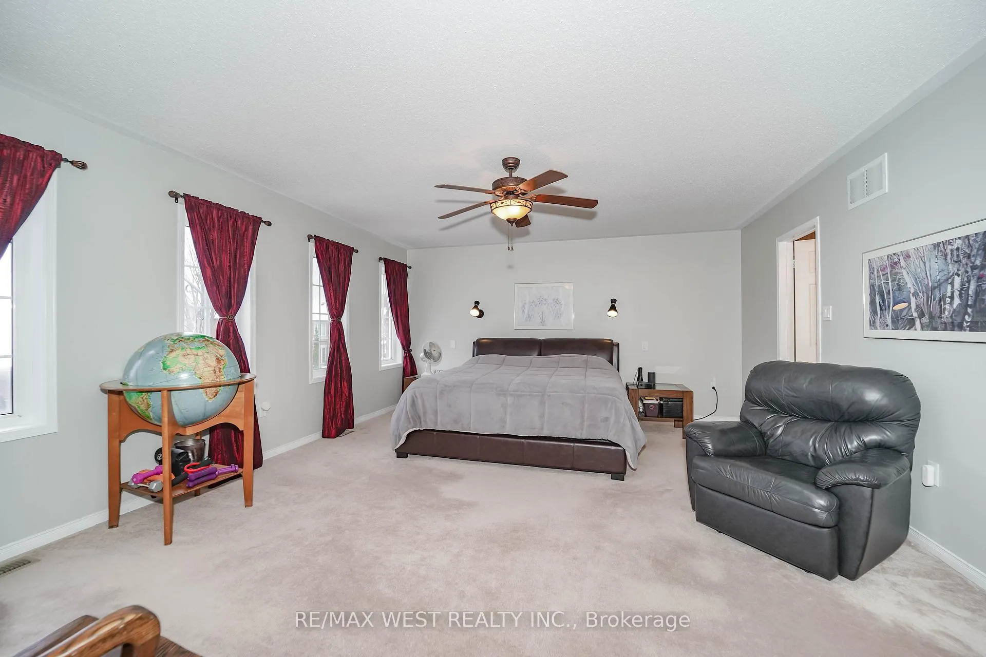Photo 8 of 29 O'shea Crescent, Ajax, Northwest Ajax — HOMEH
