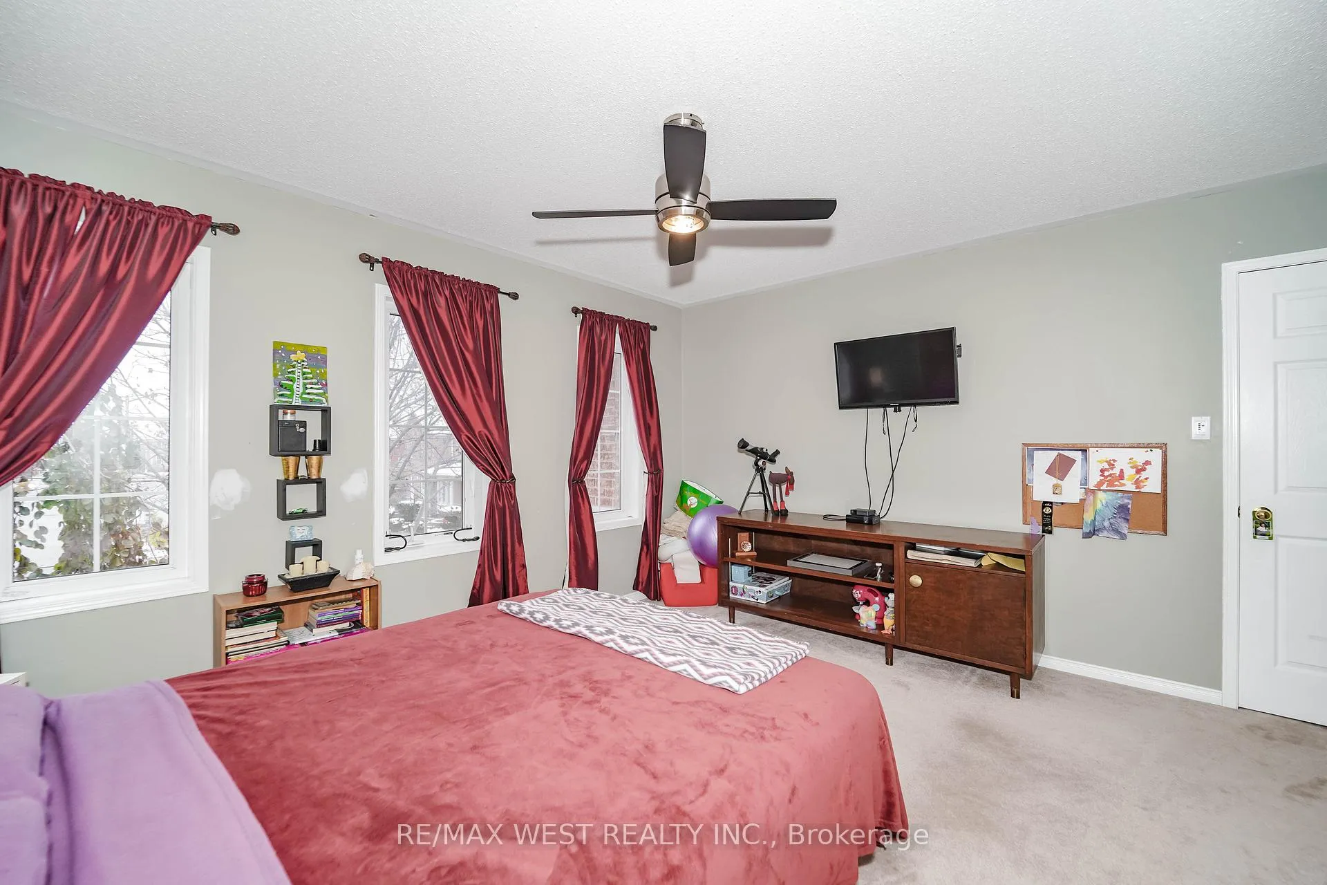 Photo 12 of 29 O'shea Crescent, Ajax, Northwest Ajax — HOMEH