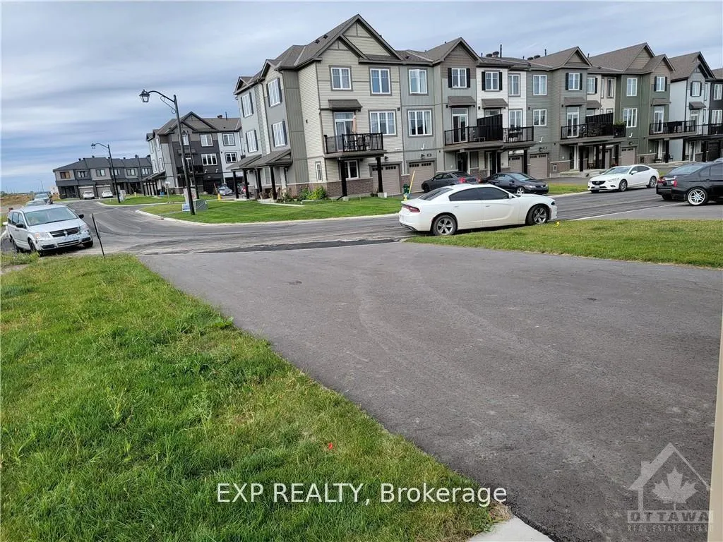 Photo 2 of 65 Teelin Circle, Ottawa, Barrhaven - Half Moon Bay — HOMEH