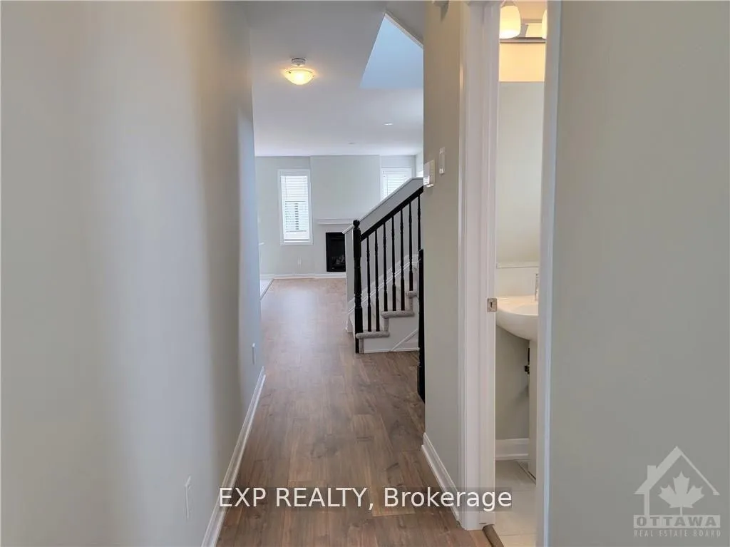 Photo 5 of 65 Teelin Circle, Ottawa, Barrhaven - Half Moon Bay — HOMEH